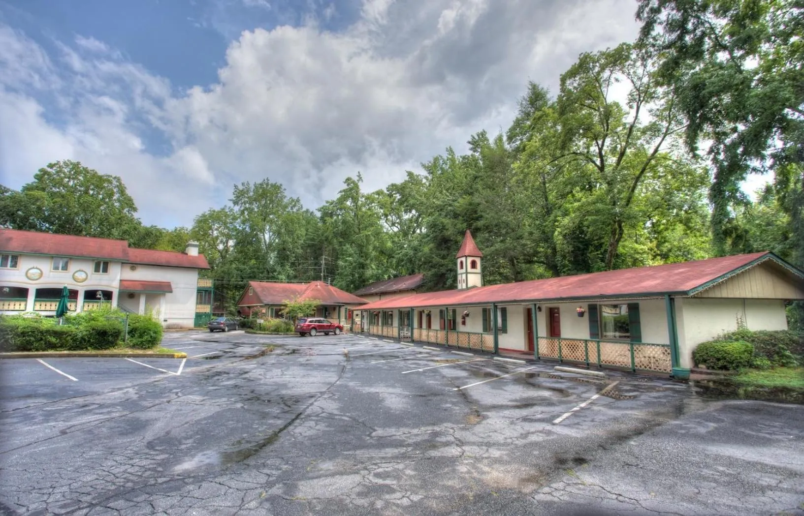 Facade/entrance in Hofbrau Riverfront Hotel