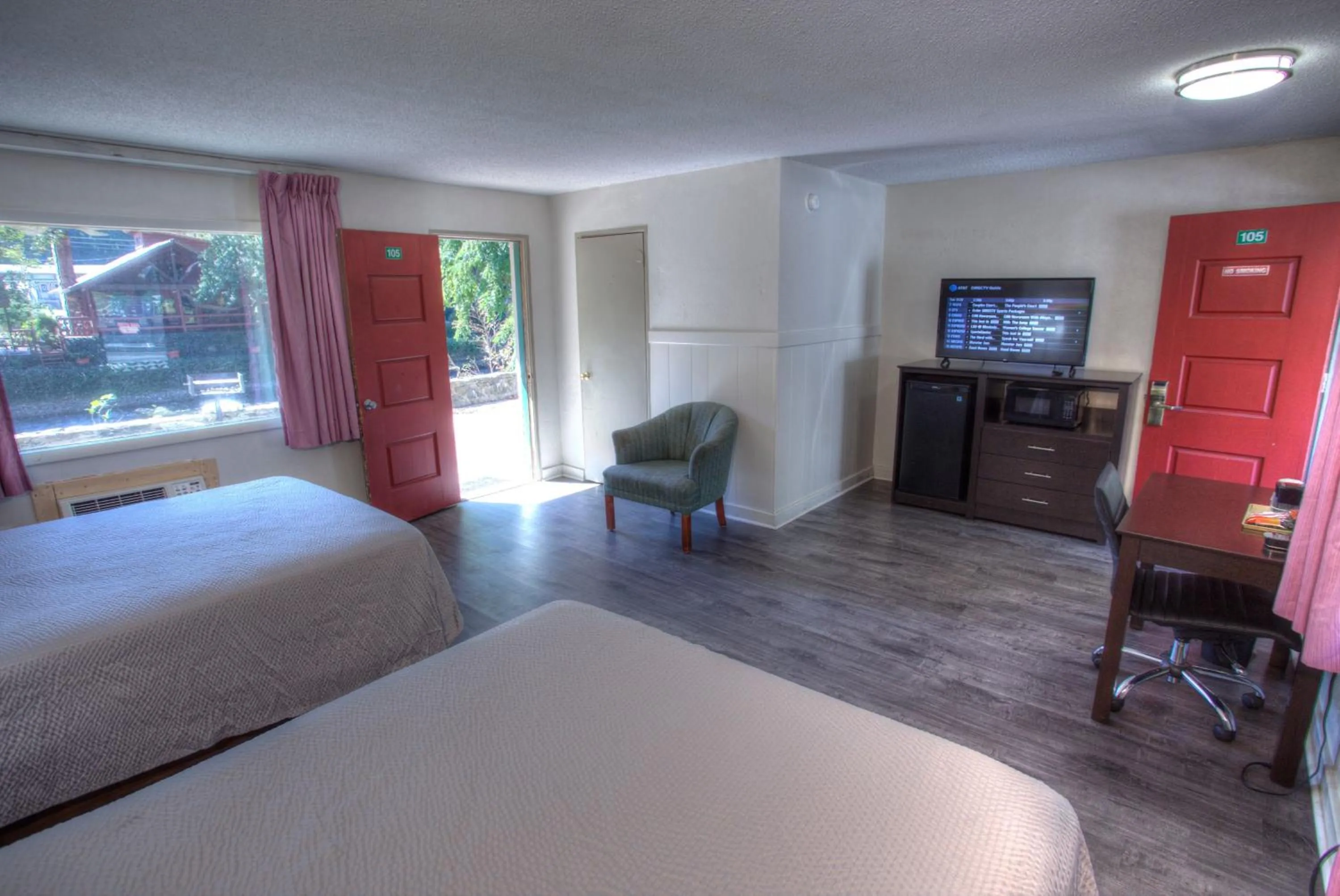 Hofbrau Riverfront Hotel