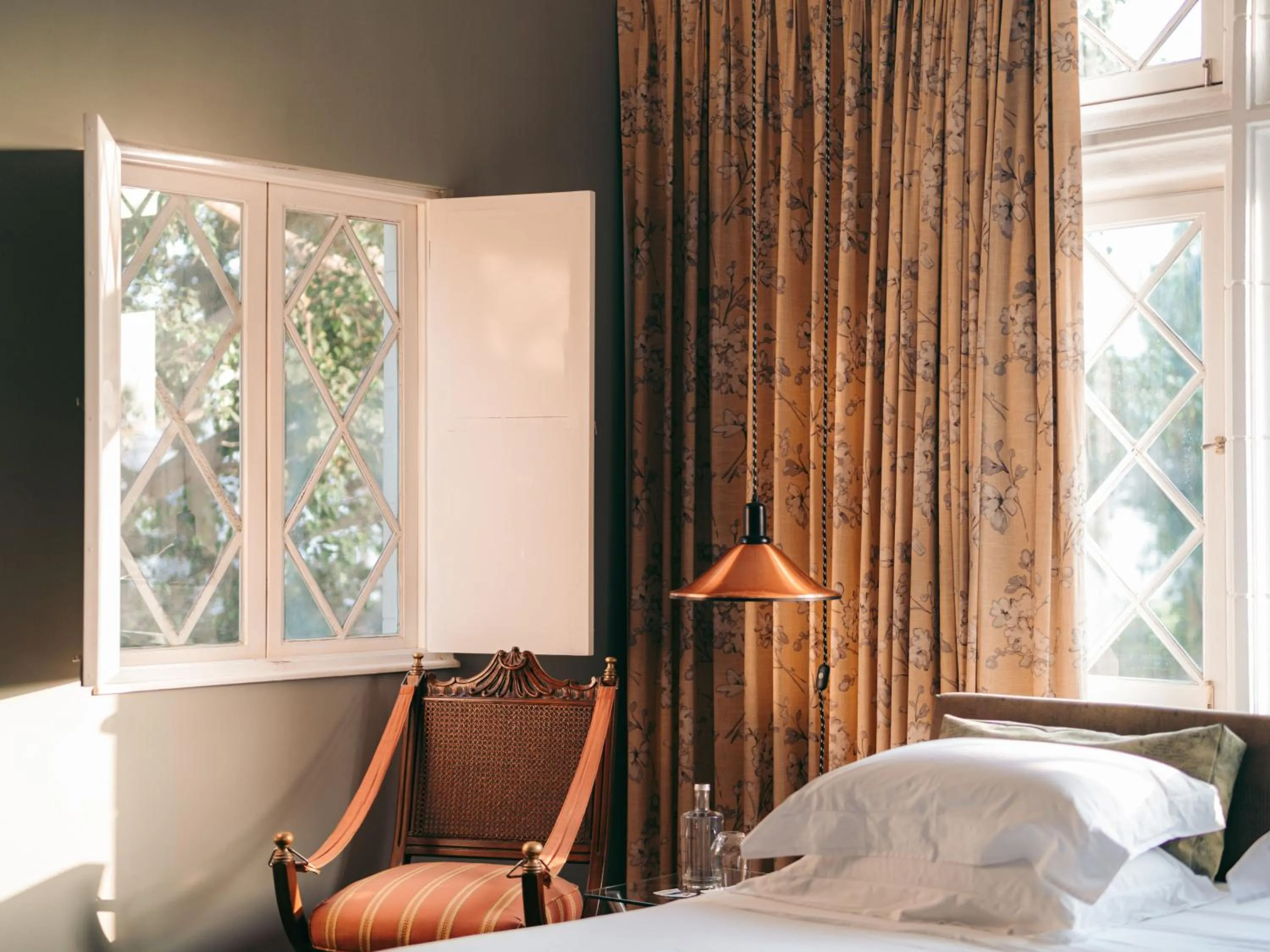 Photo of the whole room, Bed in Atemporal by Andean