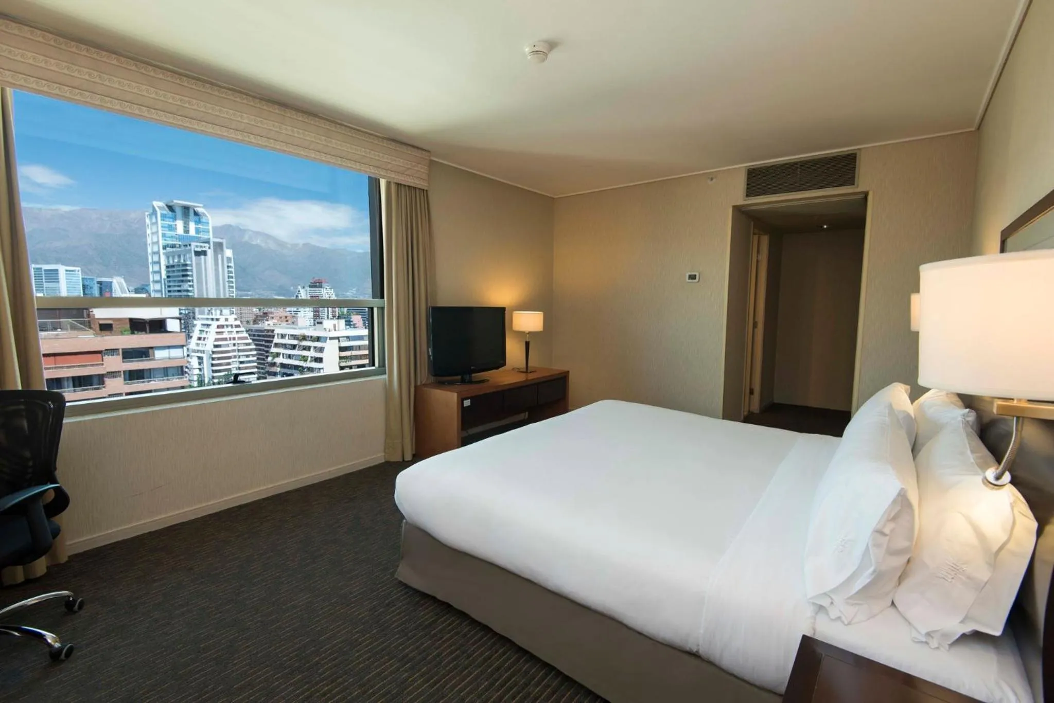 Photo of the whole room, Bed in Holiday Inn Express Santiago Las Condes by IHG