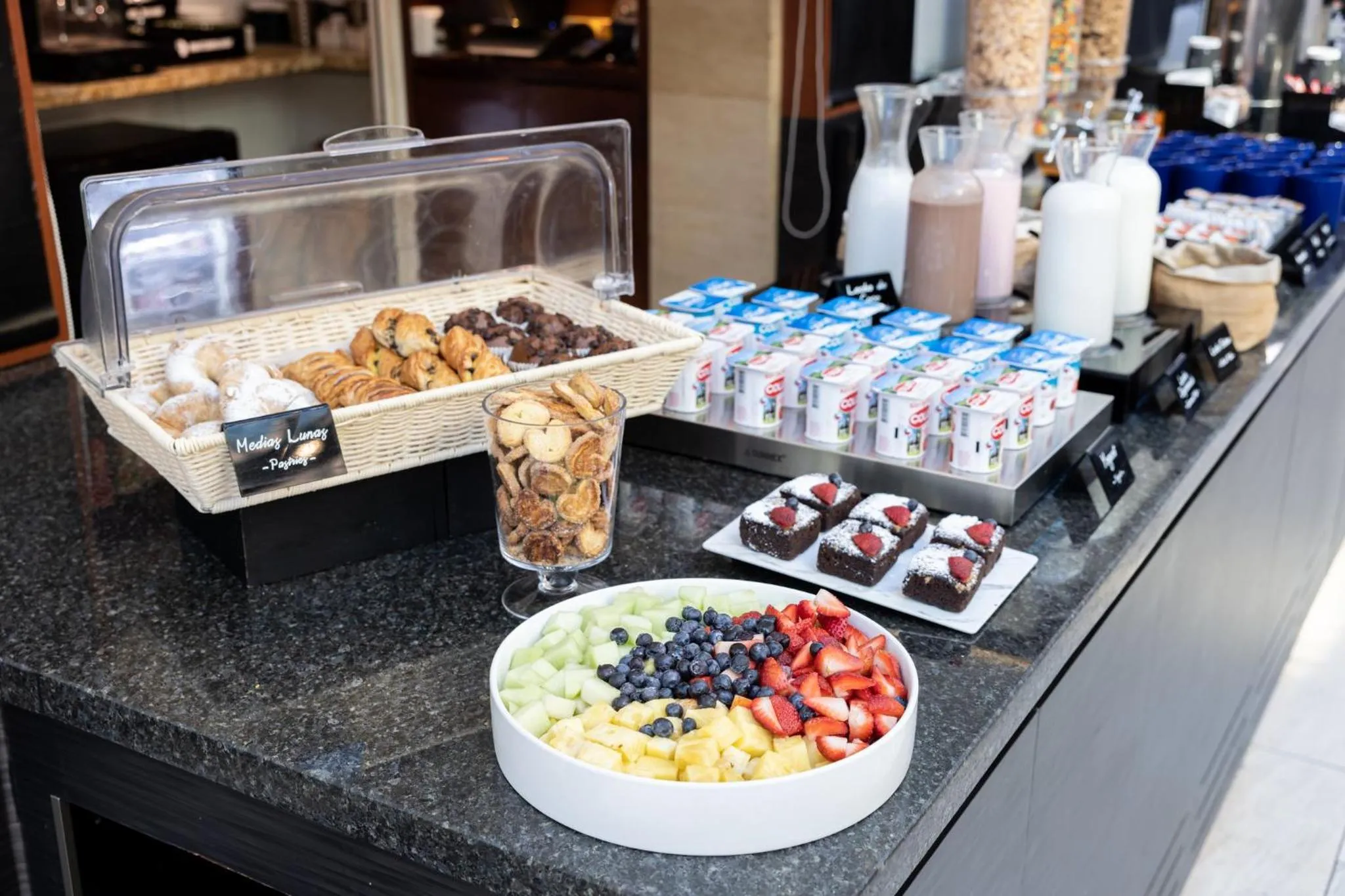 Breakfast in Holiday Inn Express Santiago Las Condes by IHG