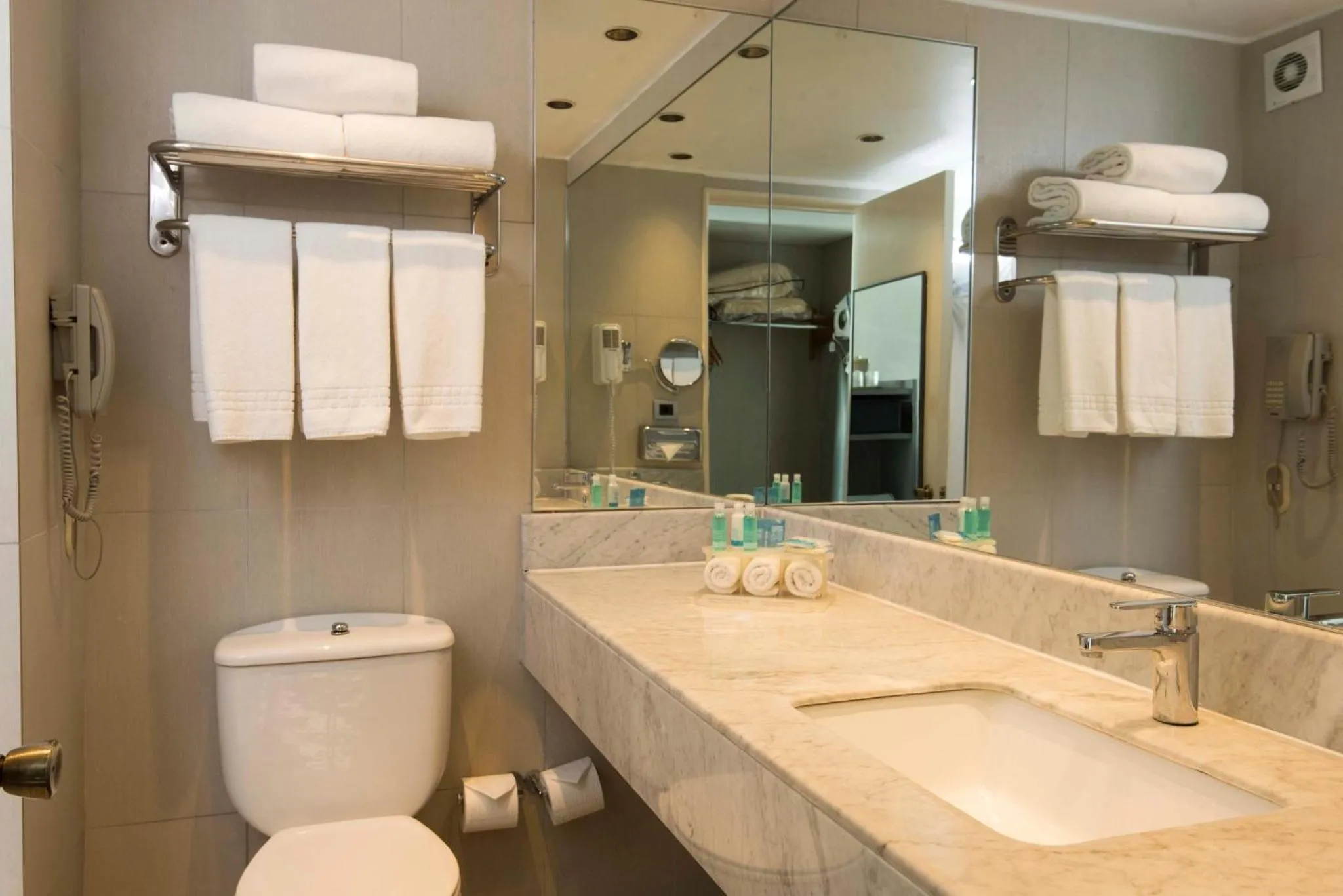 Bathroom in Holiday Inn Express Santiago Las Condes by IHG