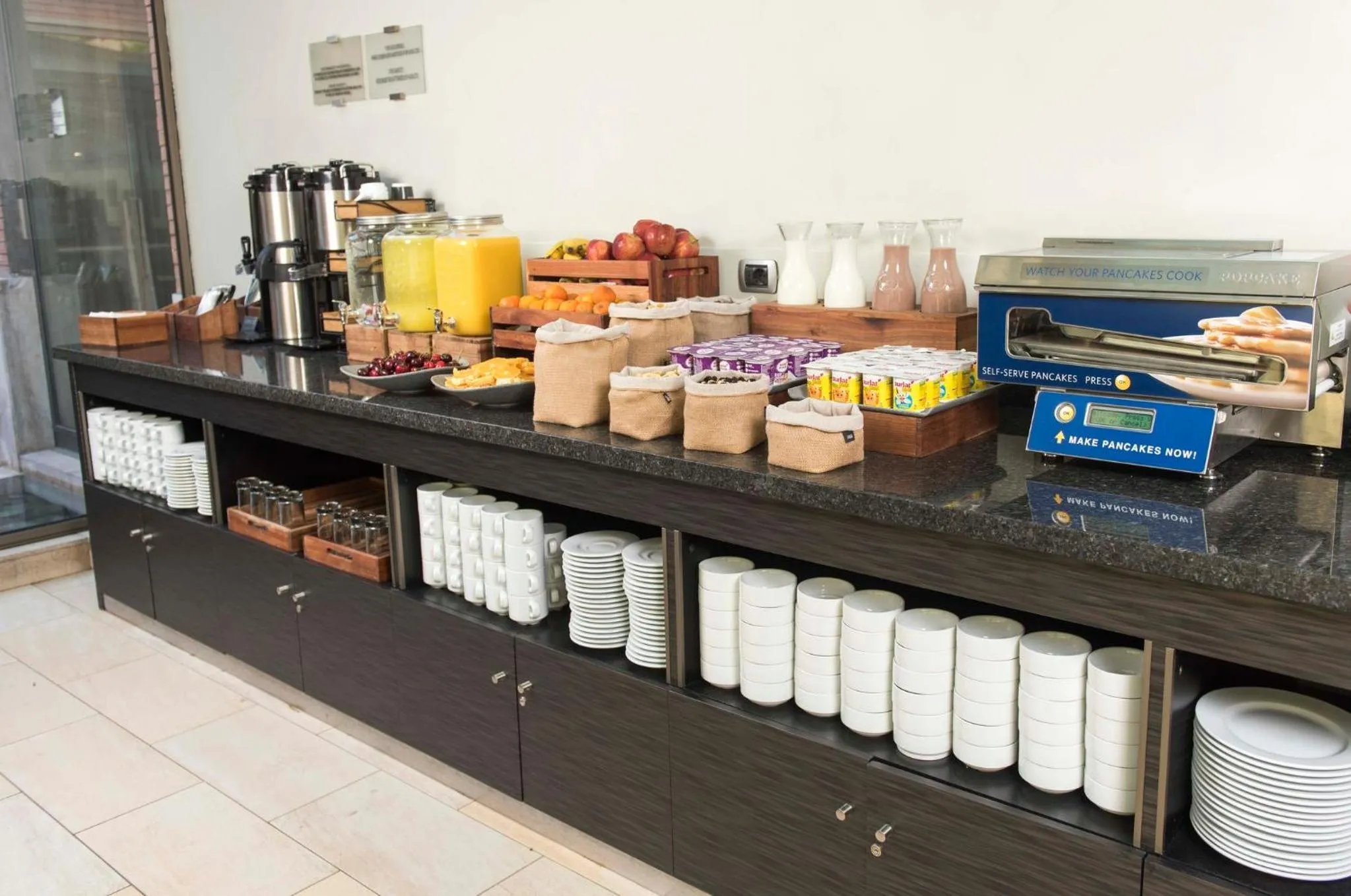 Breakfast in Holiday Inn Express Santiago Las Condes by IHG