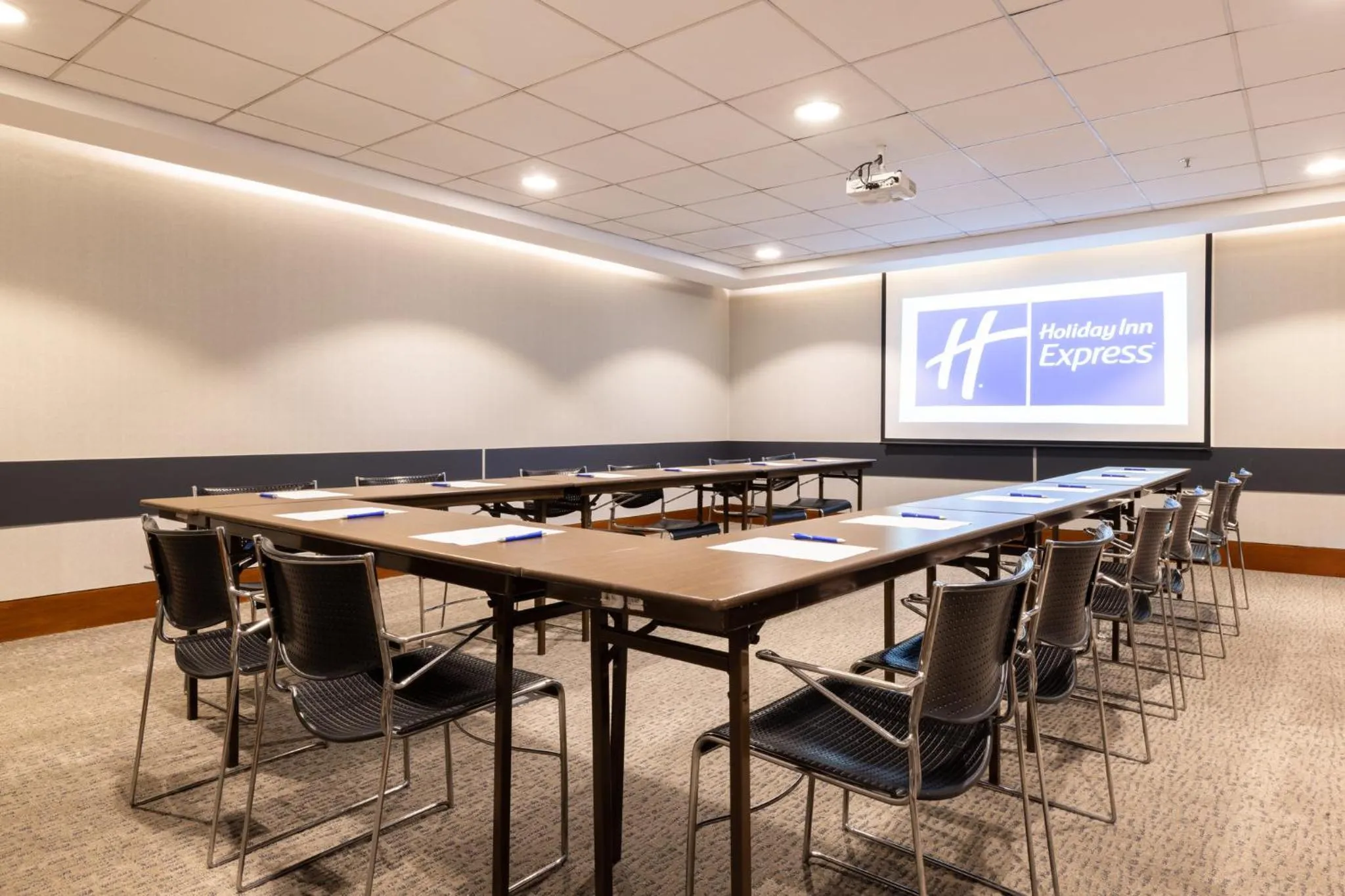 Meeting/conference room in Holiday Inn Express Santiago Las Condes by IHG
