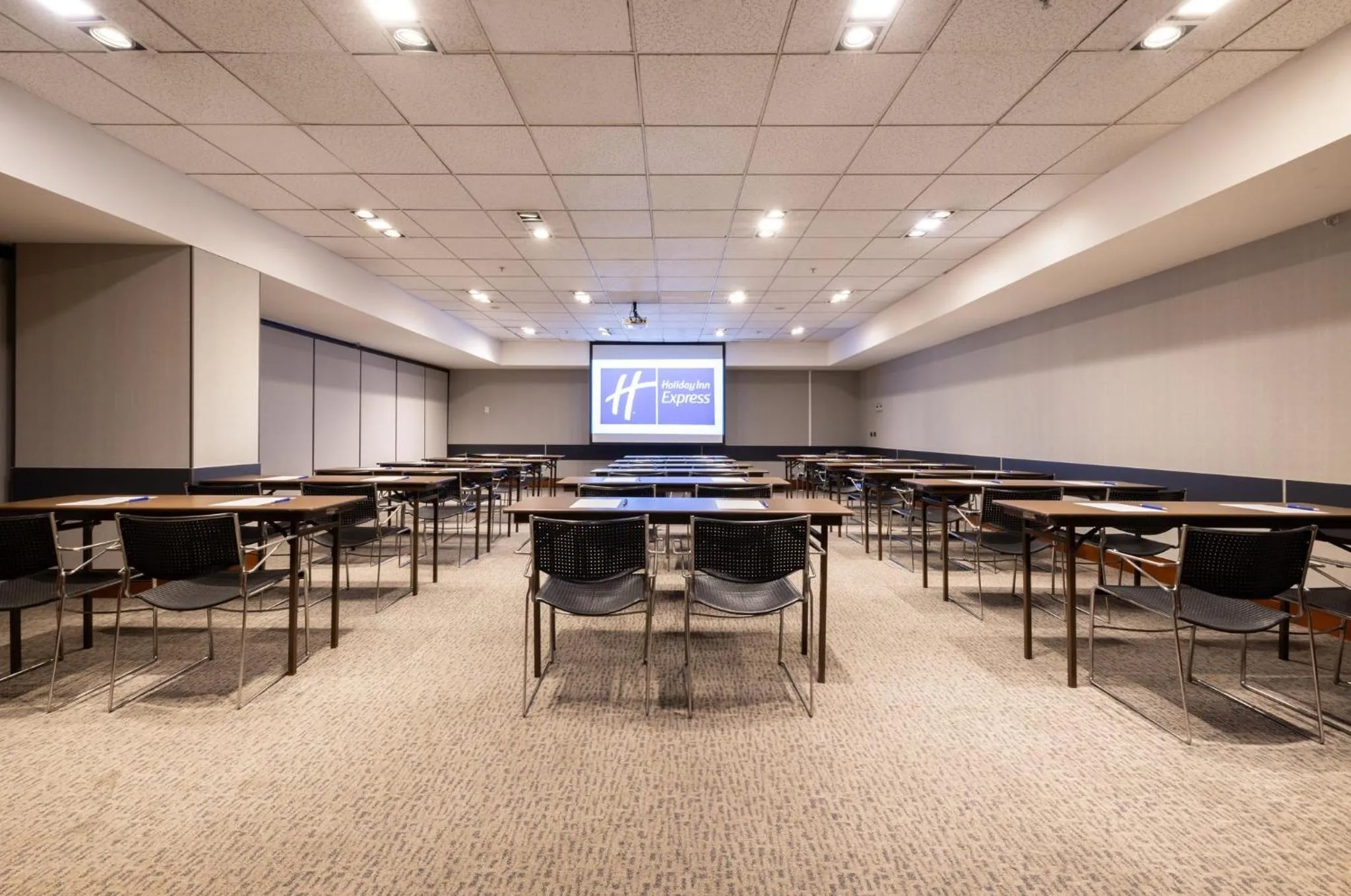 Meeting/conference room in Holiday Inn Express Santiago Las Condes by IHG