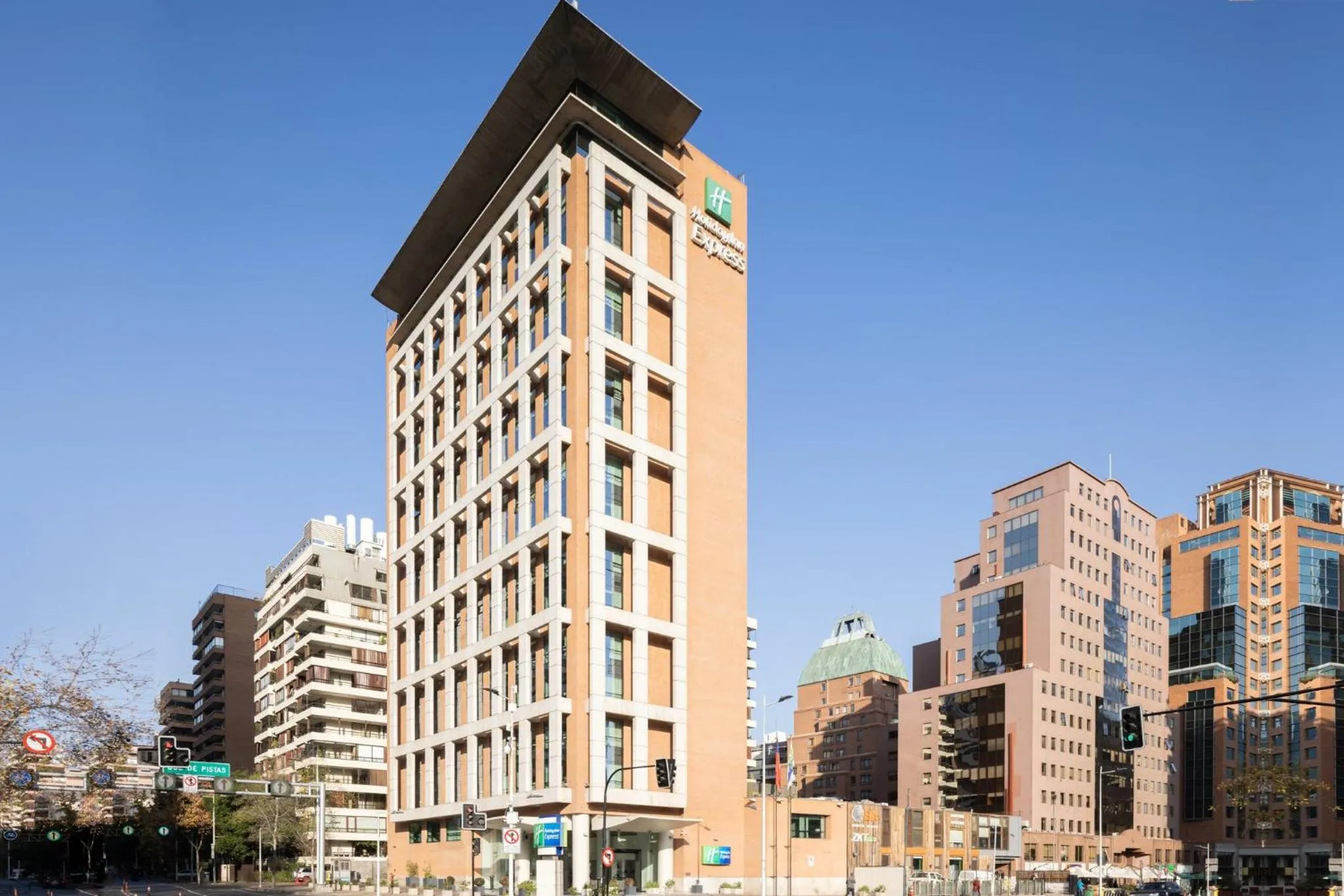 Property building in Holiday Inn Express Santiago Las Condes by IHG