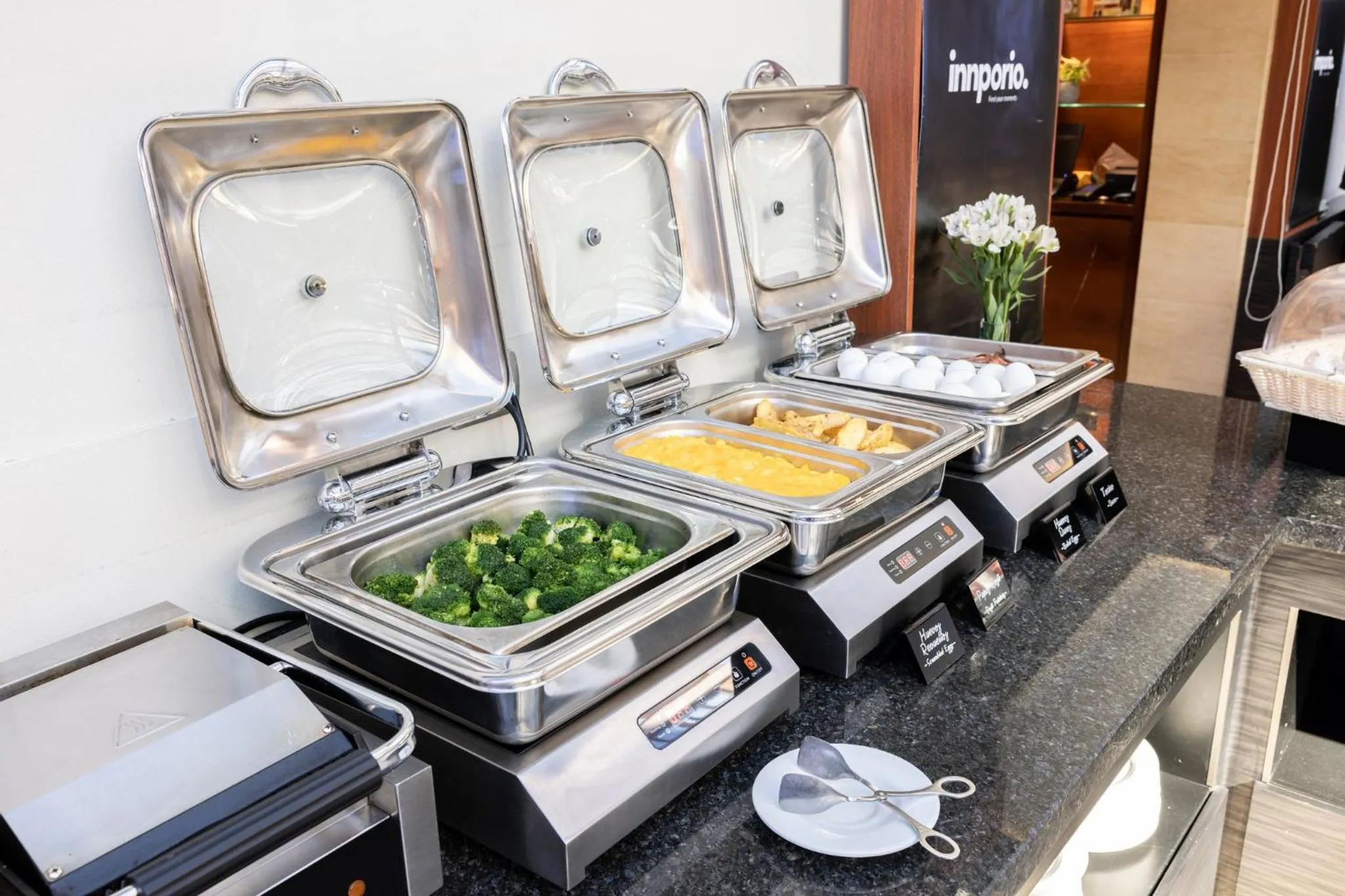 Breakfast in Holiday Inn Express Santiago Las Condes by IHG