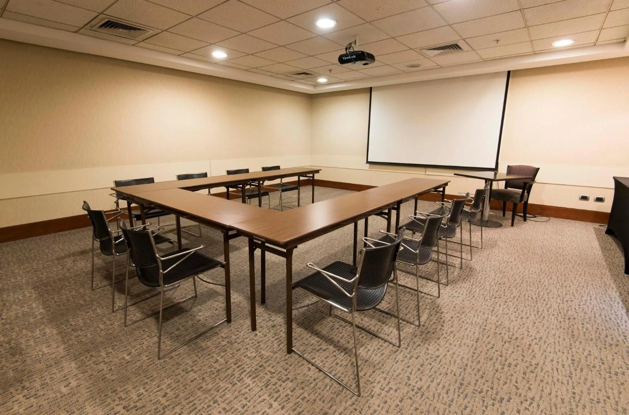 Meeting/conference room in Holiday Inn Express Santiago Las Condes by IHG