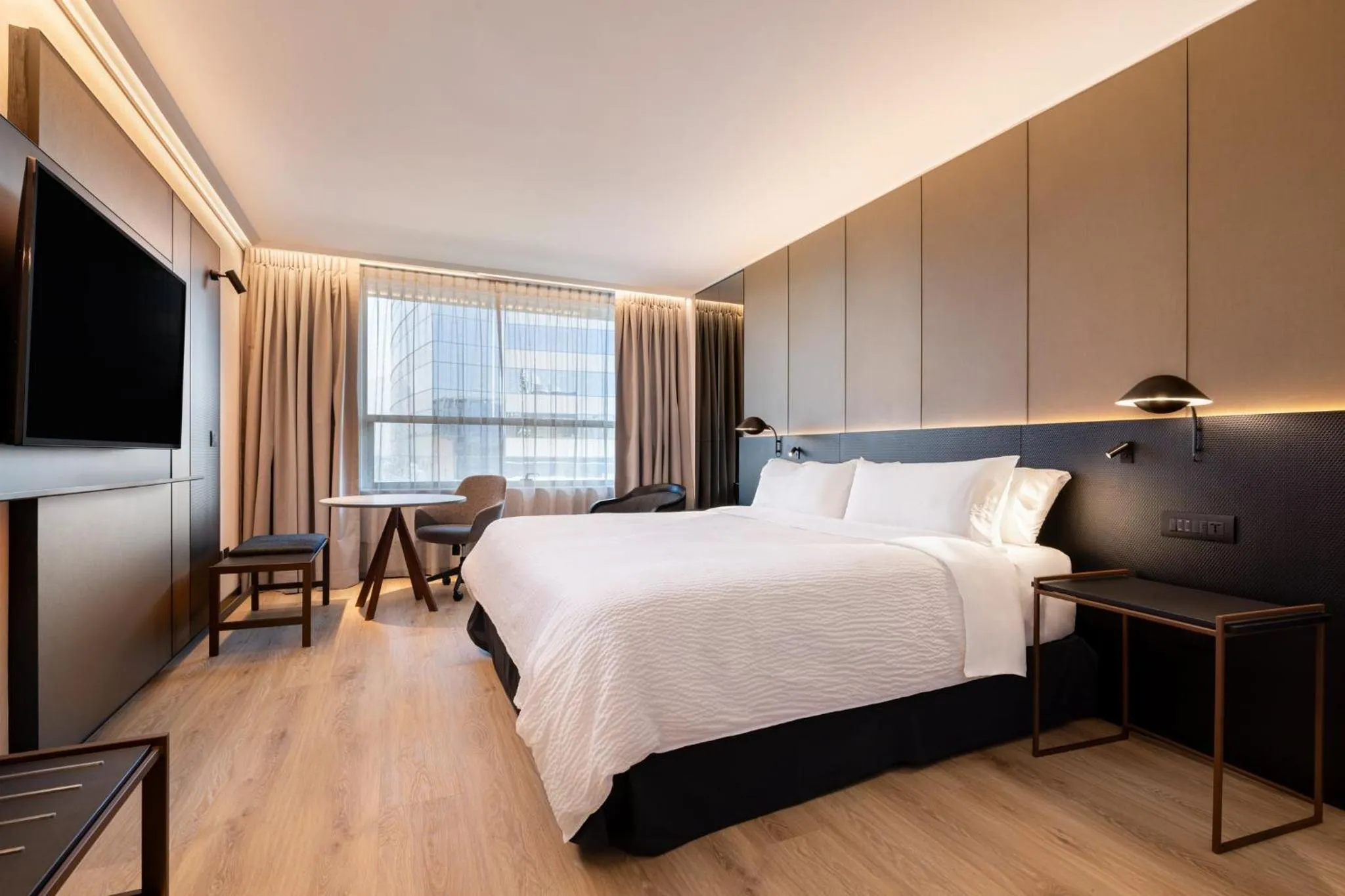 Photo of the whole room, Bed in Holiday Inn Express Santiago Las Condes by IHG