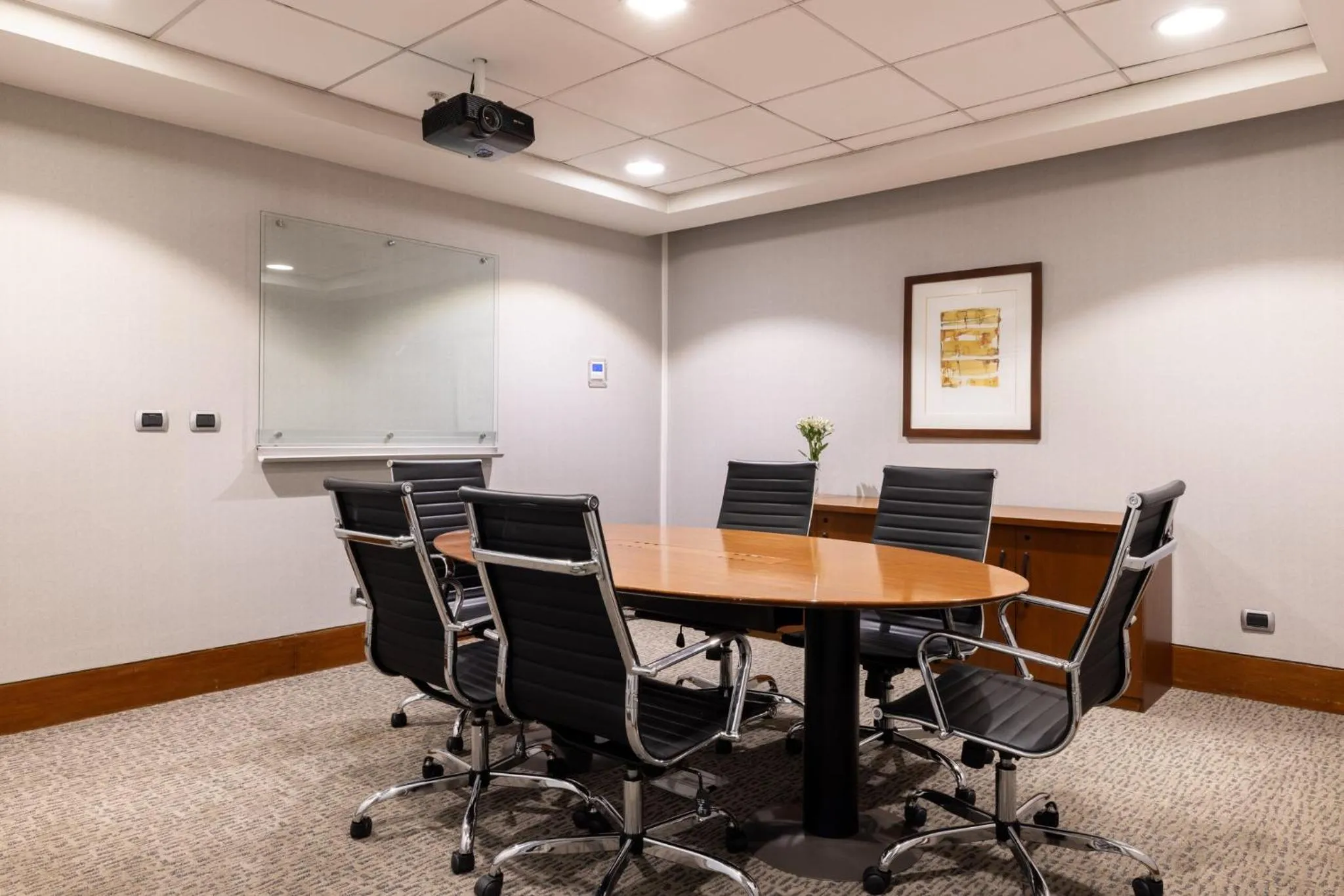 Meeting/conference room in Holiday Inn Express Santiago Las Condes by IHG