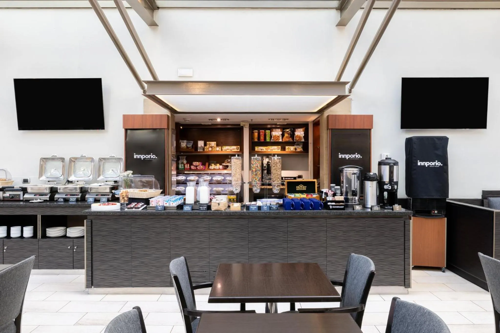 Breakfast in Holiday Inn Express Santiago Las Condes by IHG