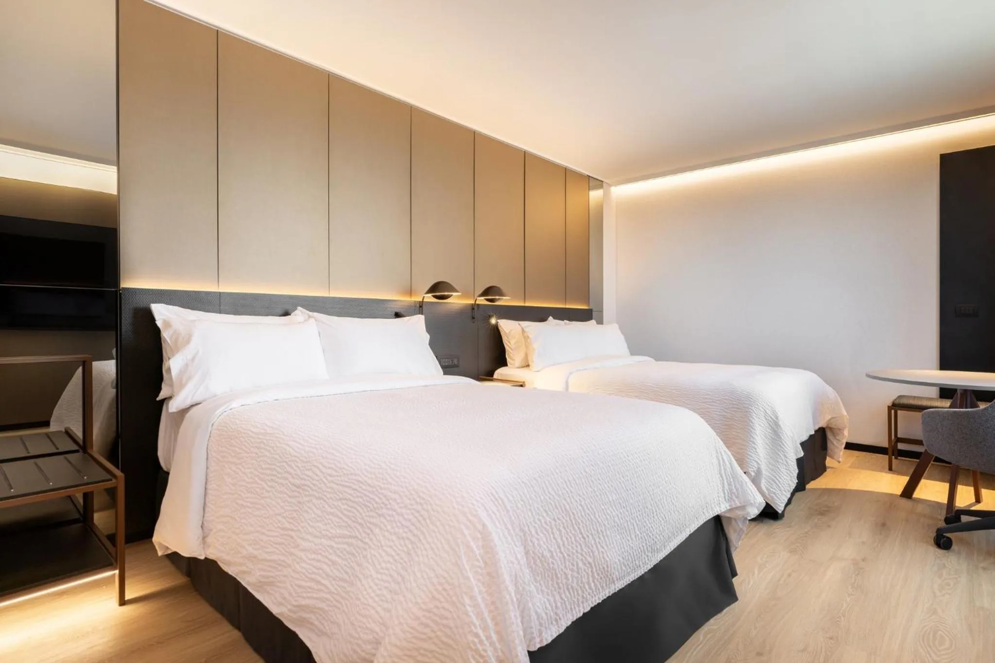 Photo of the whole room, Bed in Holiday Inn Express Santiago Las Condes by IHG