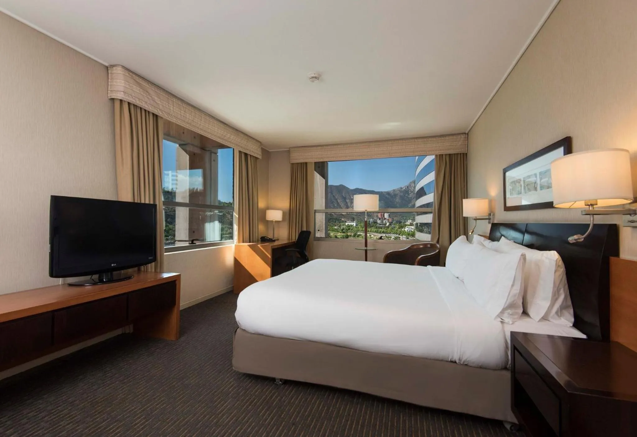 Photo of the whole room, Bed in Holiday Inn Express Santiago Las Condes by IHG