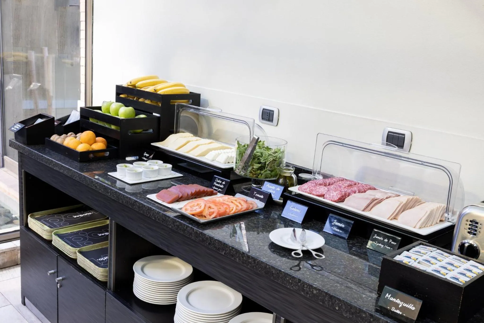 Breakfast in Holiday Inn Express Santiago Las Condes by IHG