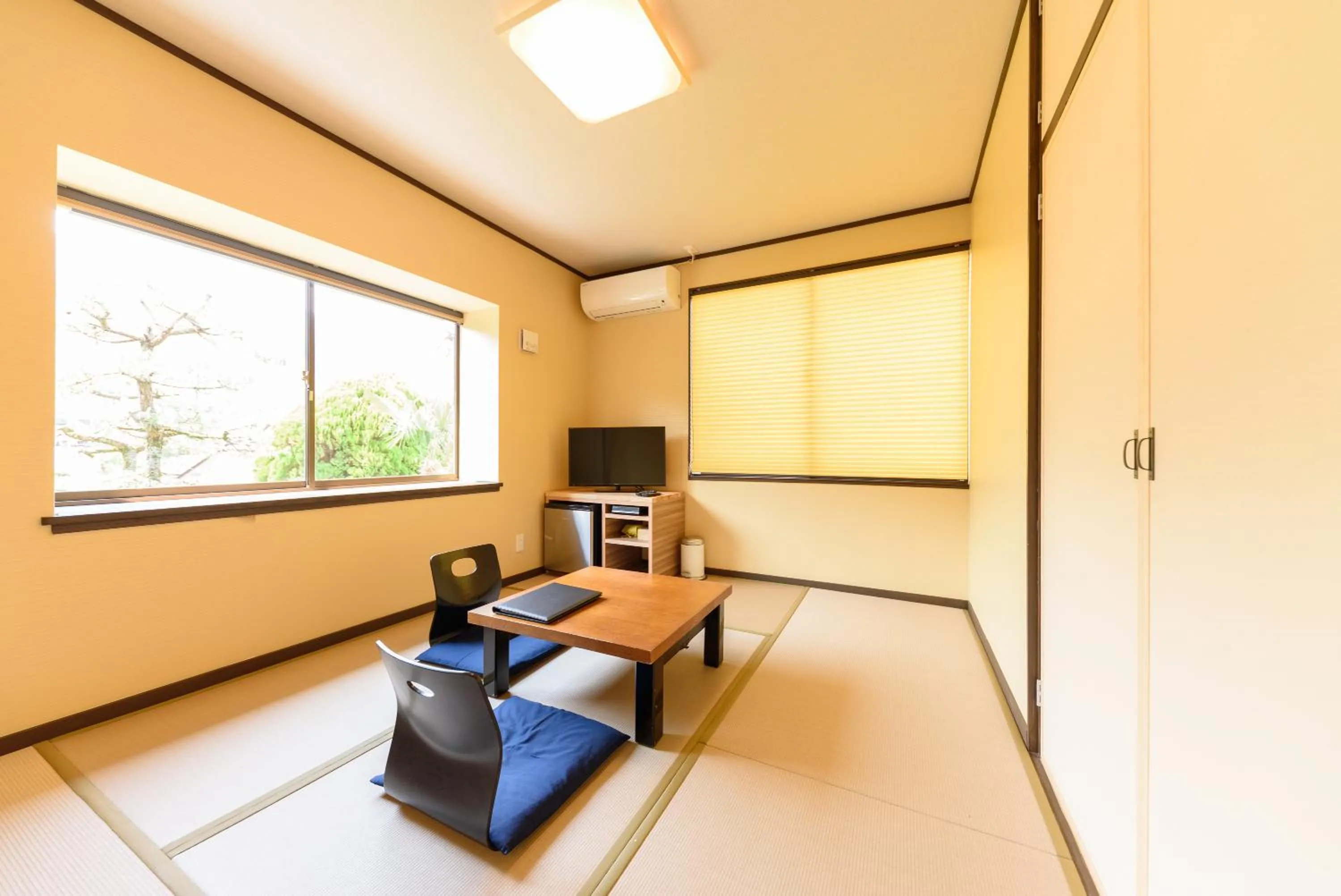 Photo of the whole room in Yufuin Iyotomi