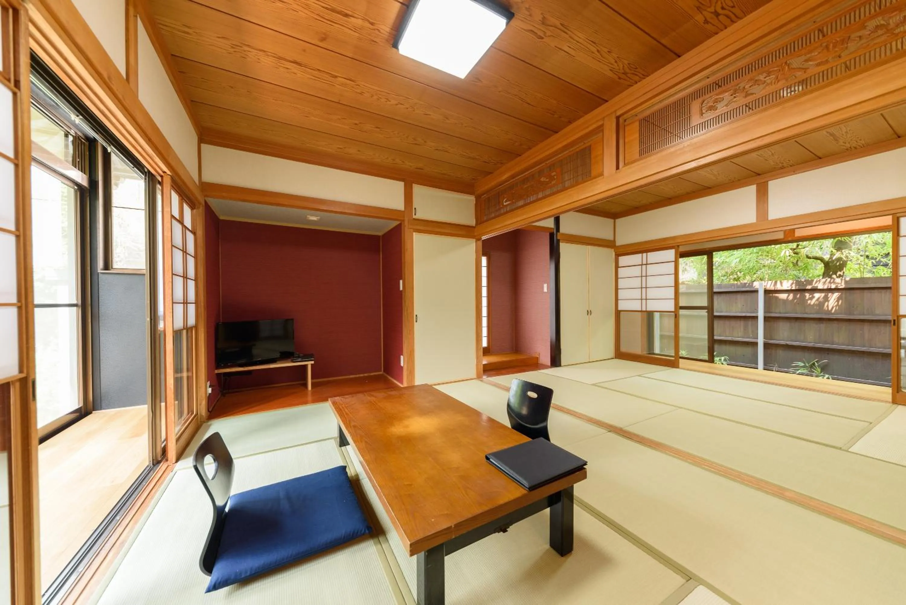 Photo of the whole room in Yufuin Iyotomi