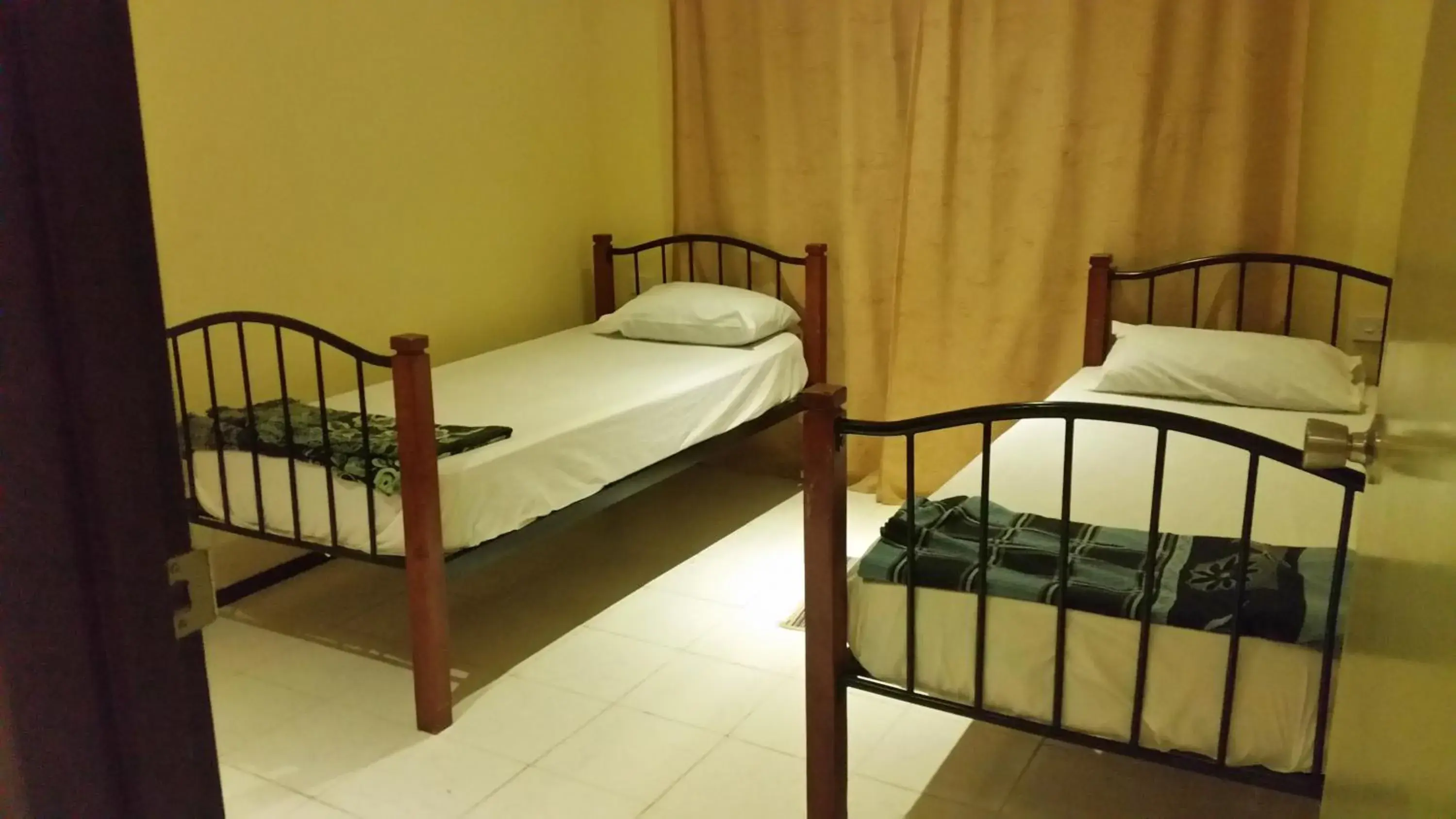 Single Bed in Mixed Dormitory Room in Westfield Homestay Fiji Single Bed in Mixed Dormitory Room in Westfield Homestay Fiji