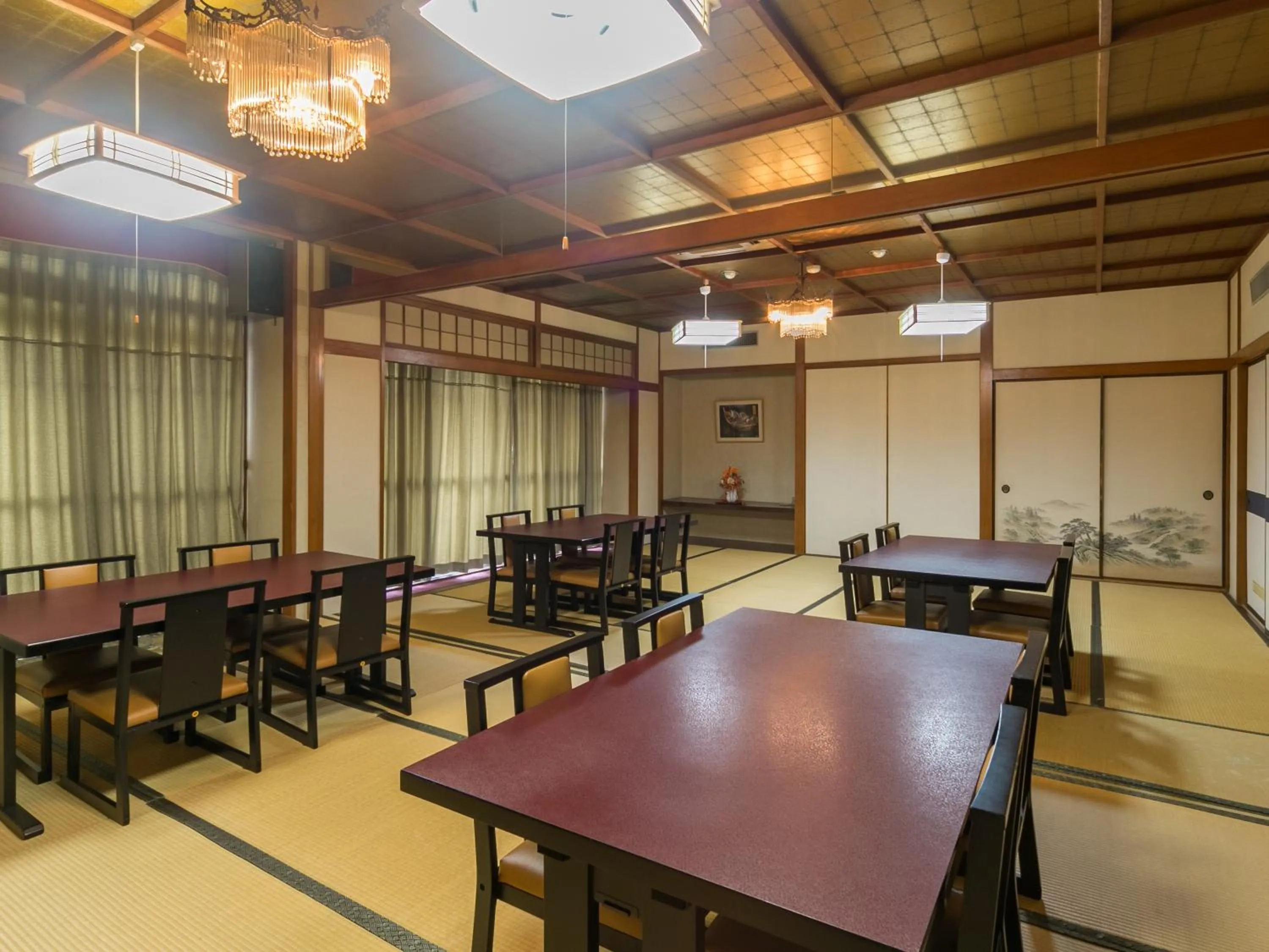 Restaurant/places to eat in Riverside Hotel Shoei