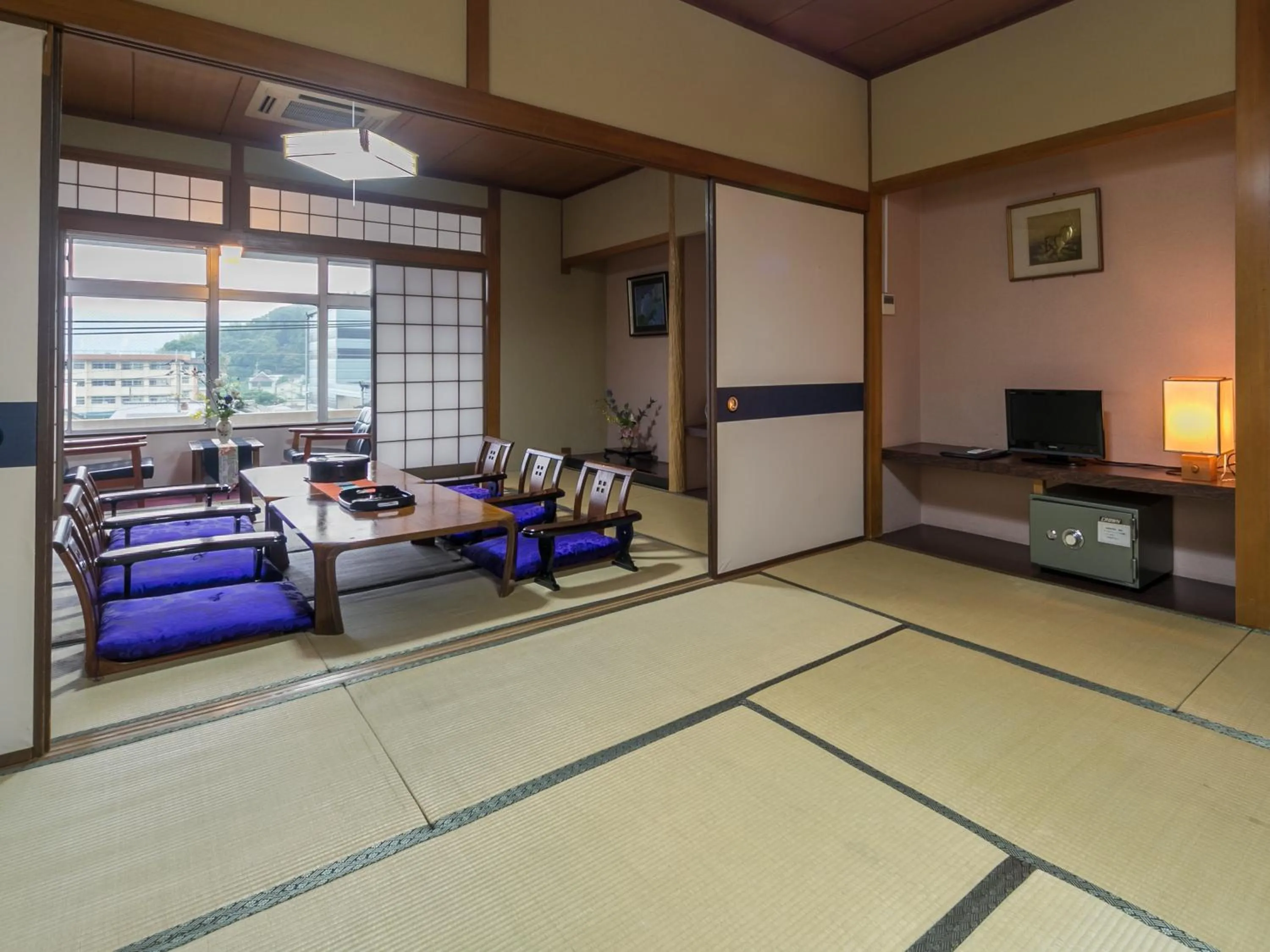 Photo of the whole room in Riverside Hotel Shoei