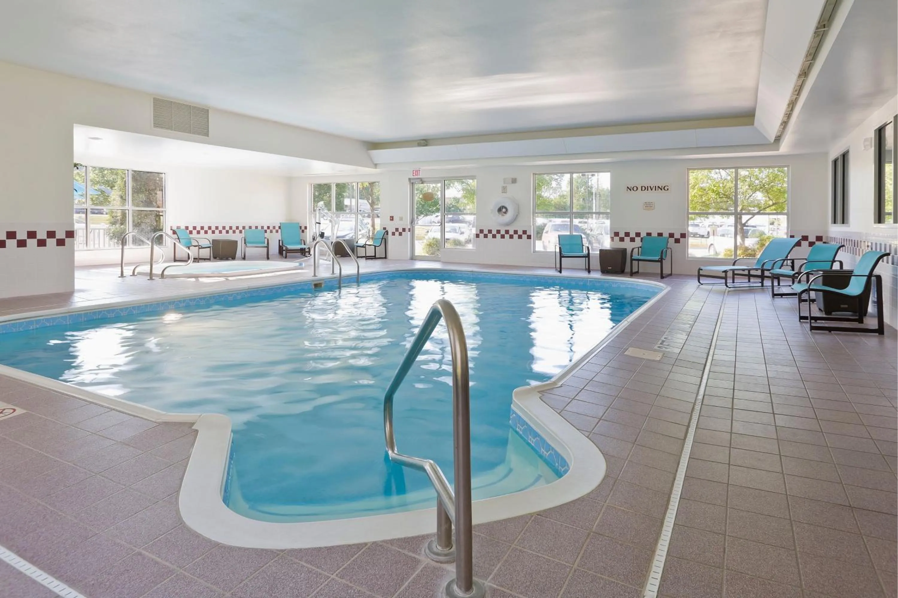Swimming pool in Residence Inn by Marriott Cedar Rapids