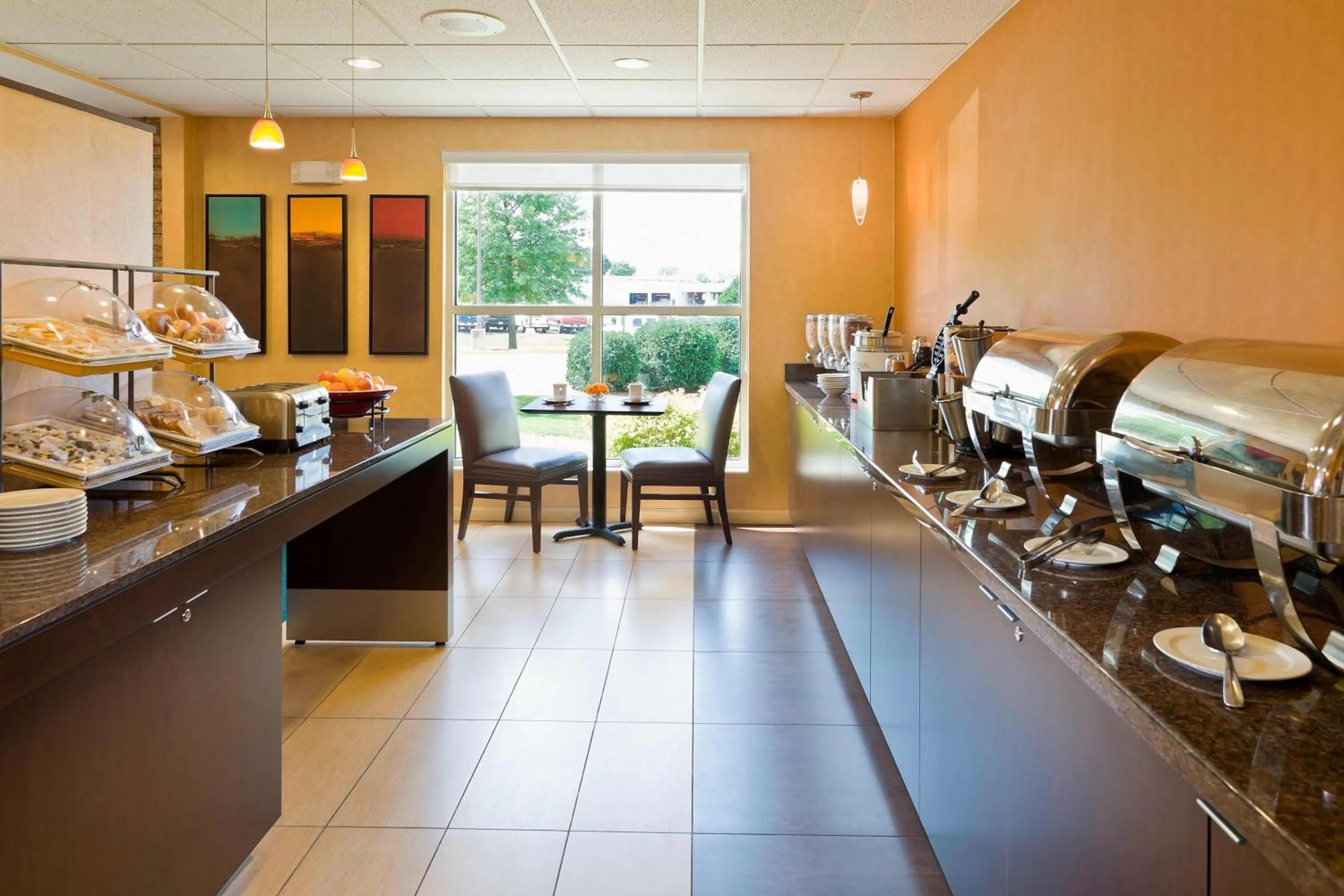 Breakfast in Residence Inn by Marriott Cedar Rapids