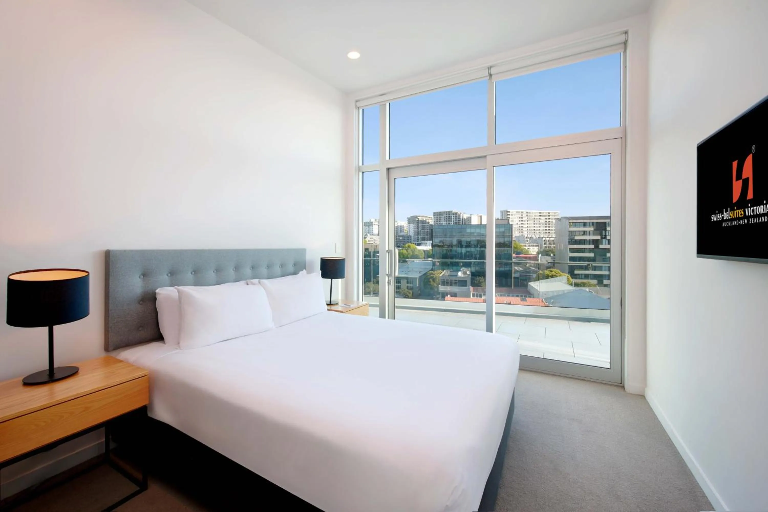 Bed in Swiss-Belsuites Victoria Park Auckland