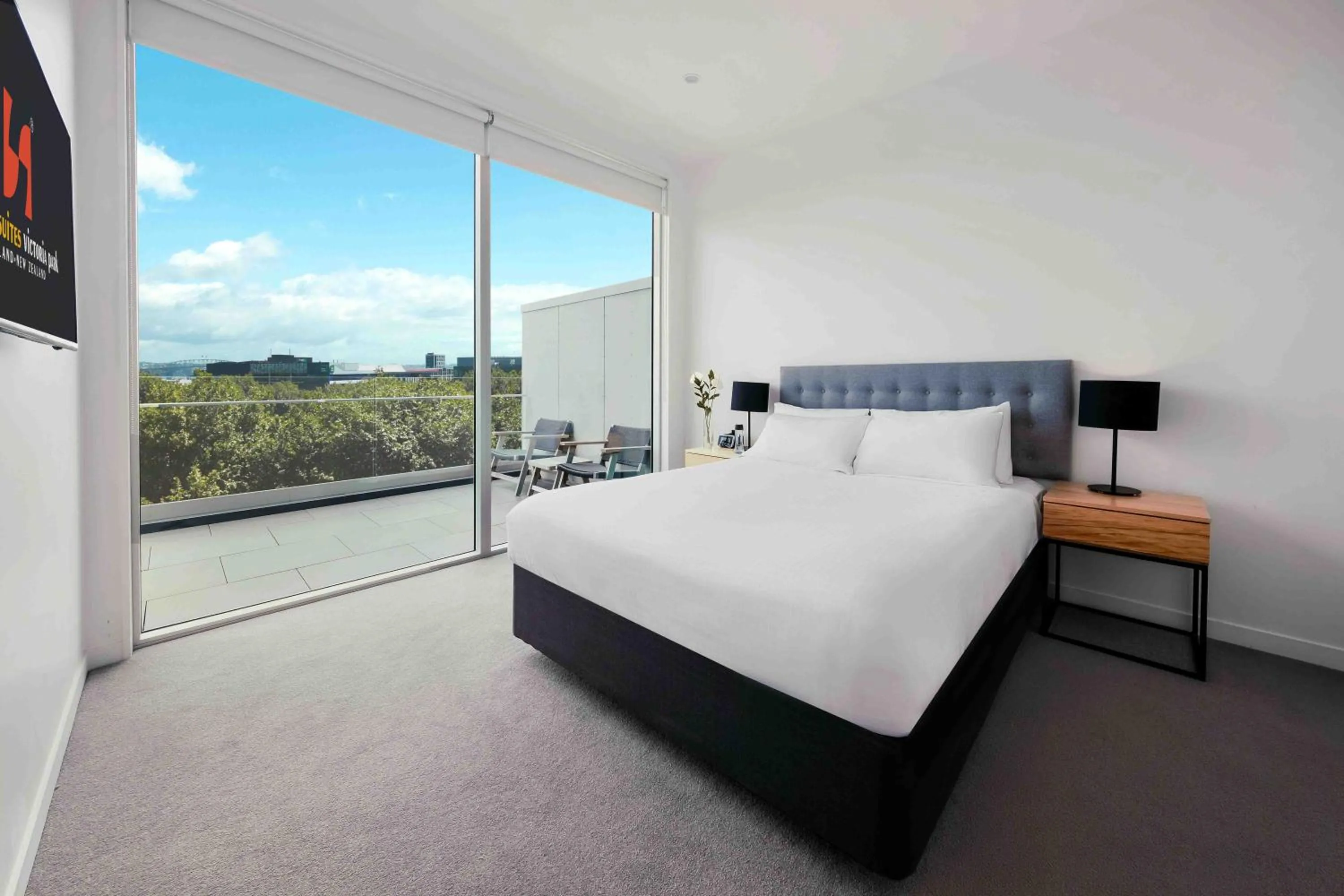 Bed in Swiss-Belsuites Victoria Park Auckland