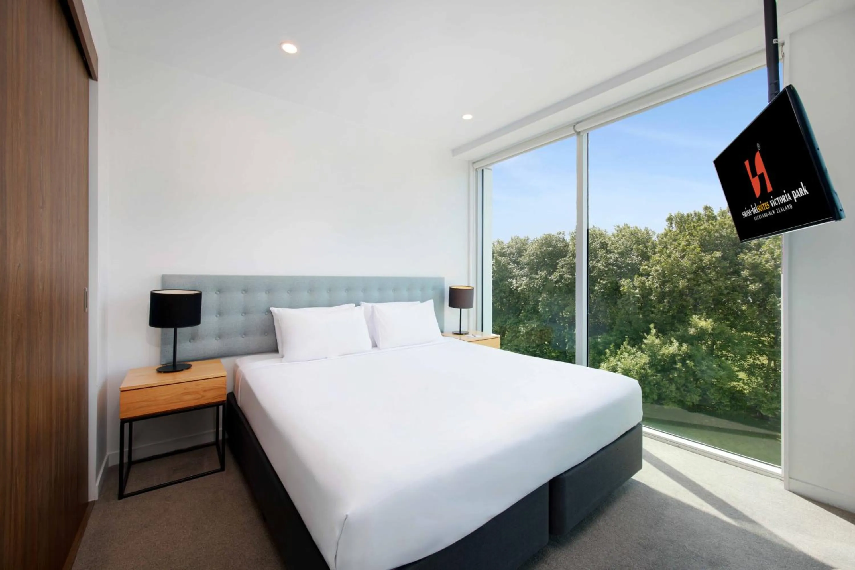 Bed in Swiss-Belsuites Victoria Park Auckland