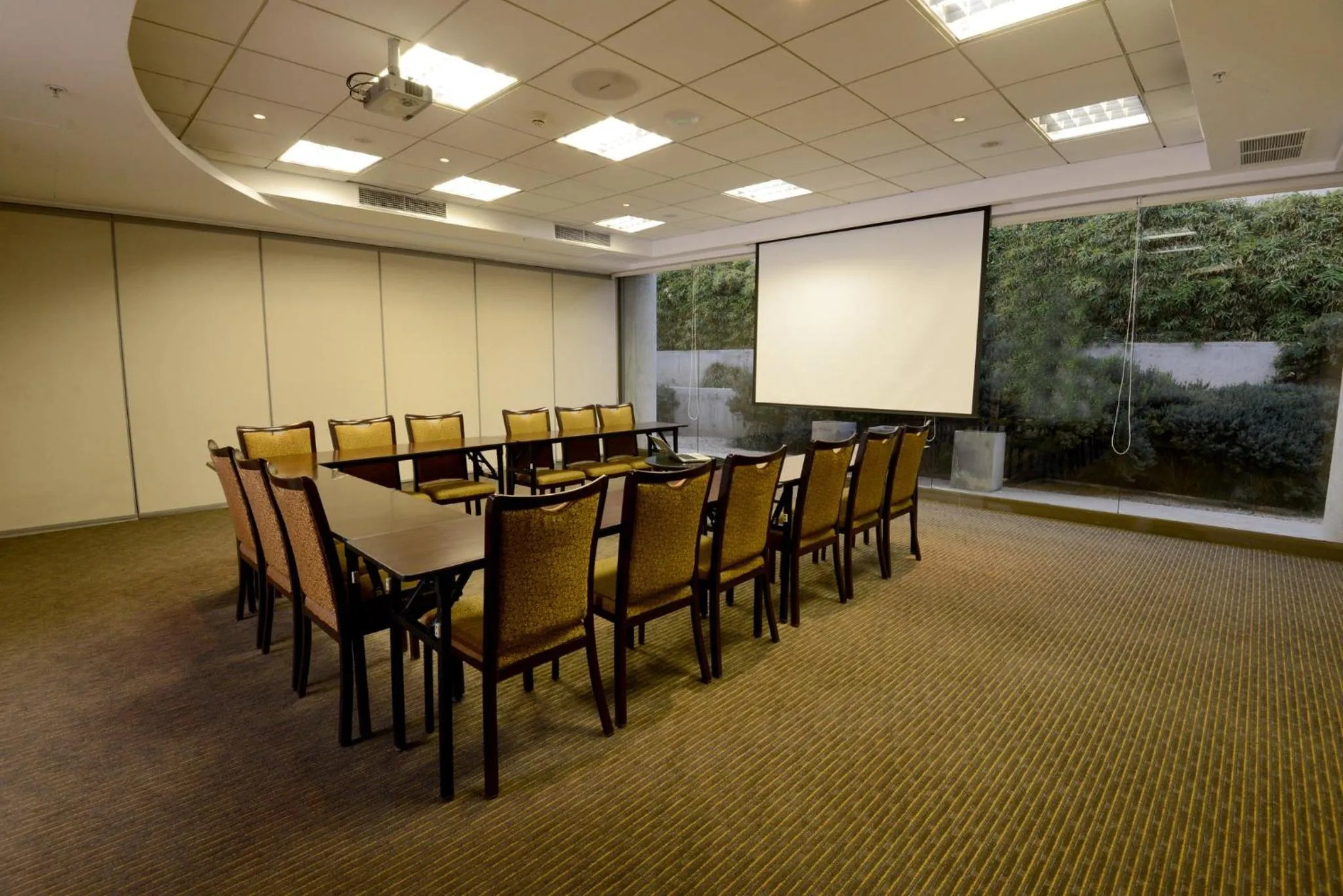 Meeting/conference room in Holiday Inn Santiago - Airport Terminal by IHG