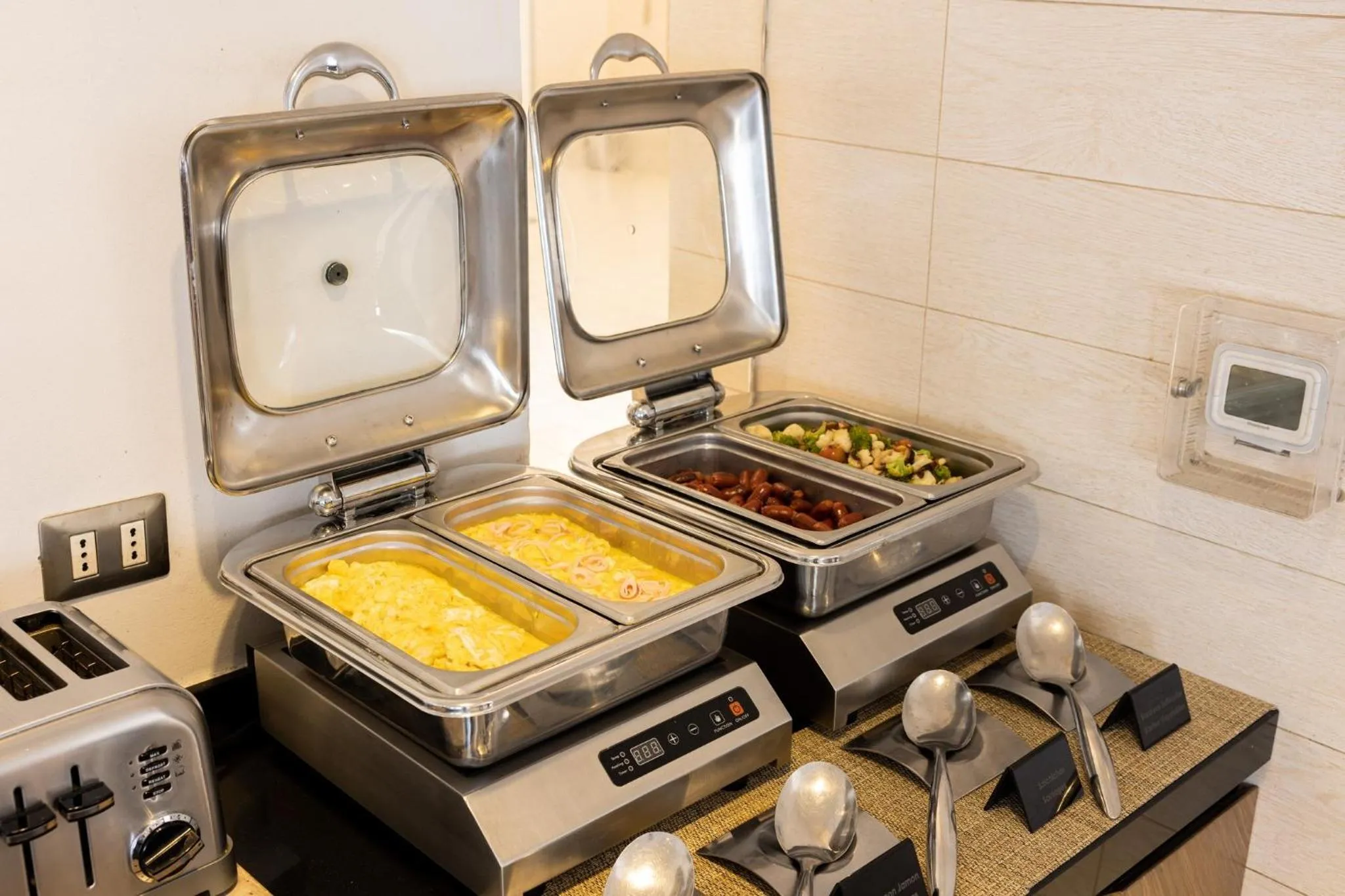 Breakfast in Holiday Inn Santiago - Airport Terminal by IHG