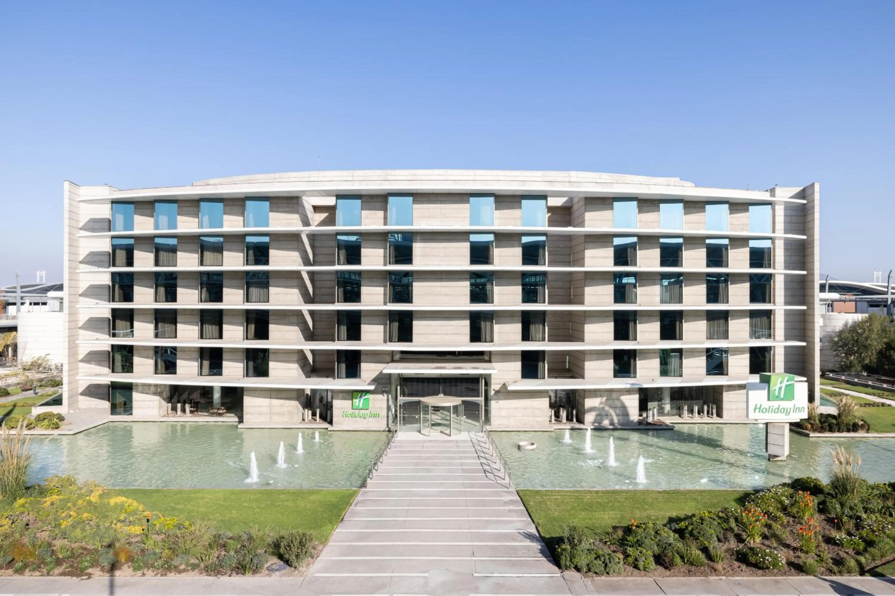 Holiday Inn Santiago - Airport Terminal by IHG