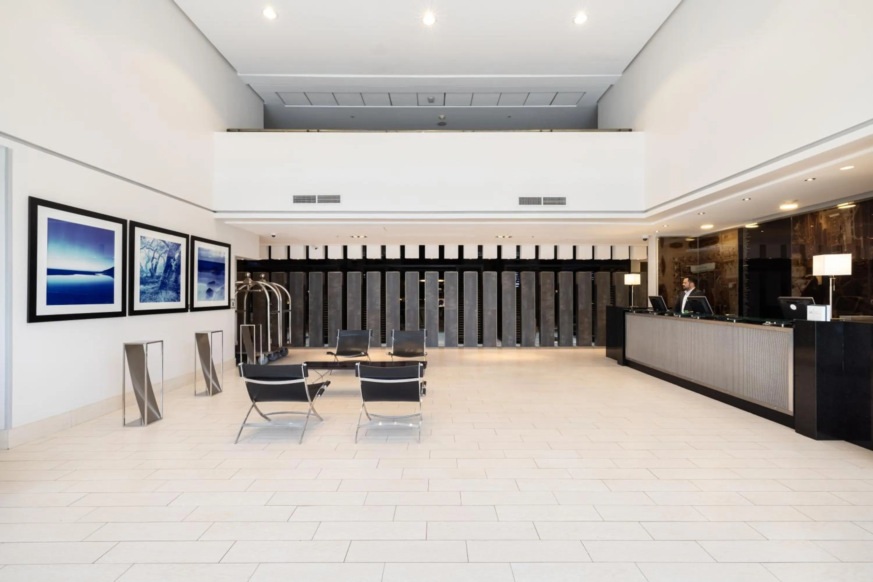 Holiday Inn Santiago - Airport Terminal by IHG