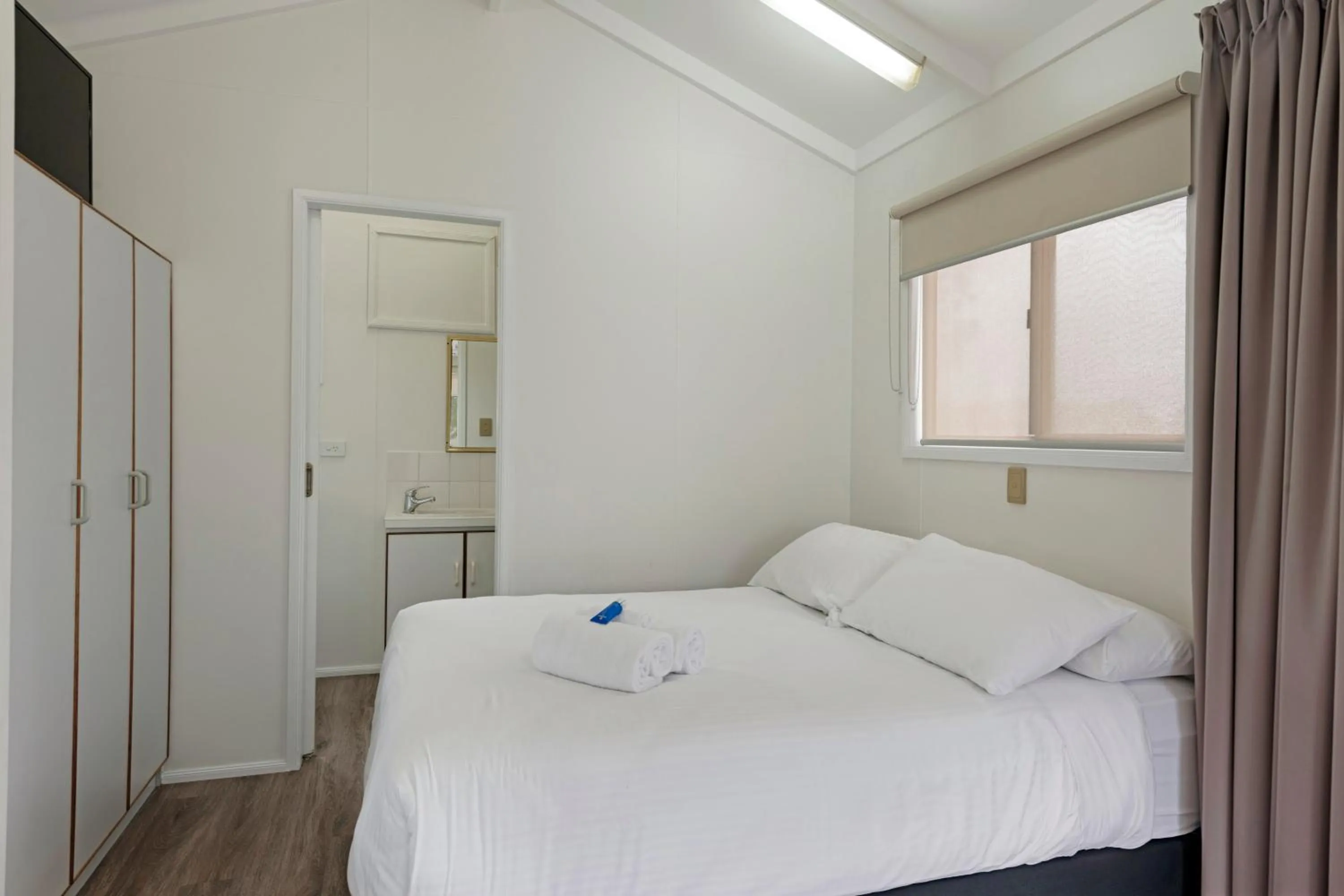 Bedroom, Bed in Discovery Parks - Casino