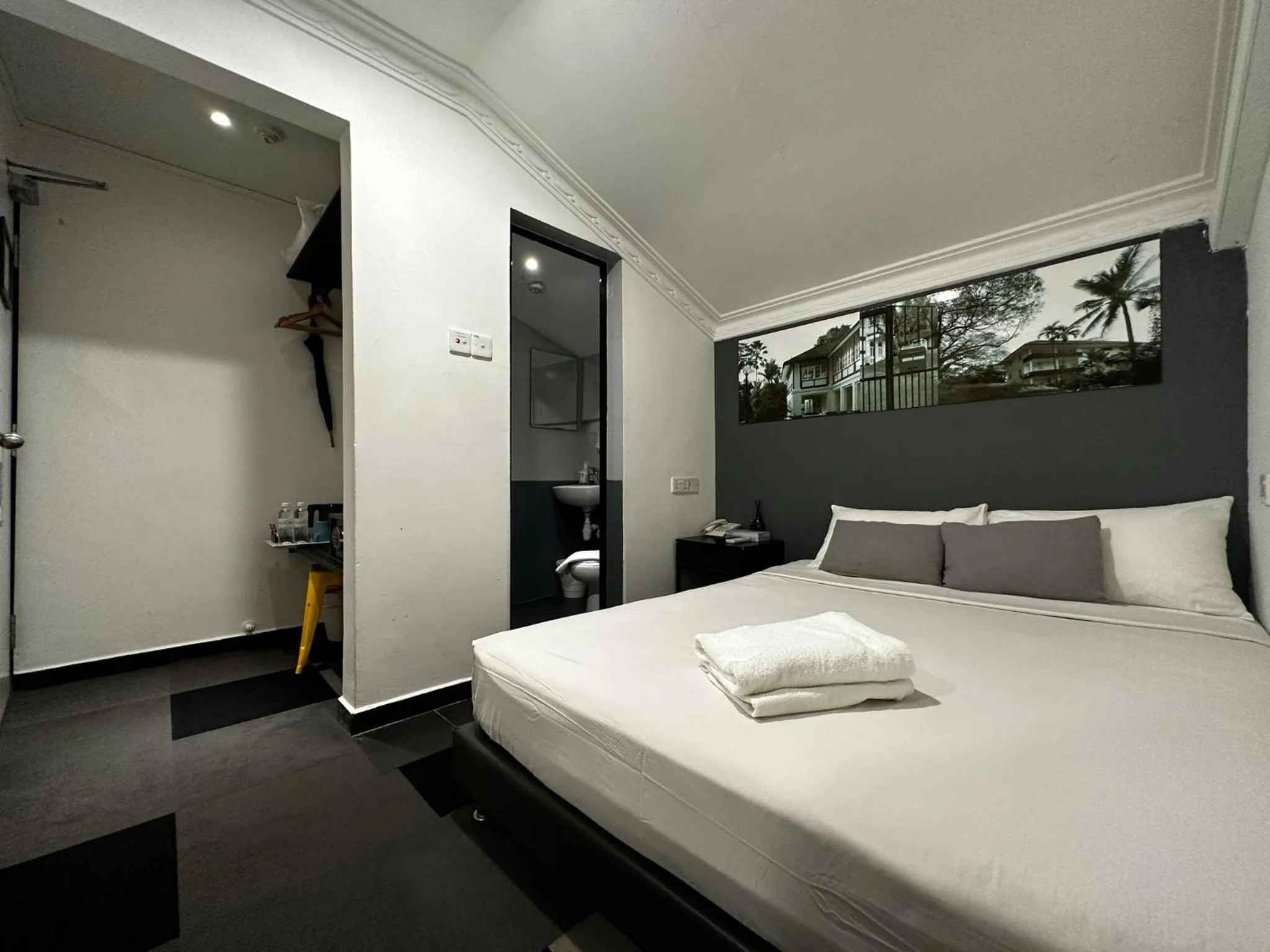 Bedroom, Bed in Check-Inn at Little India