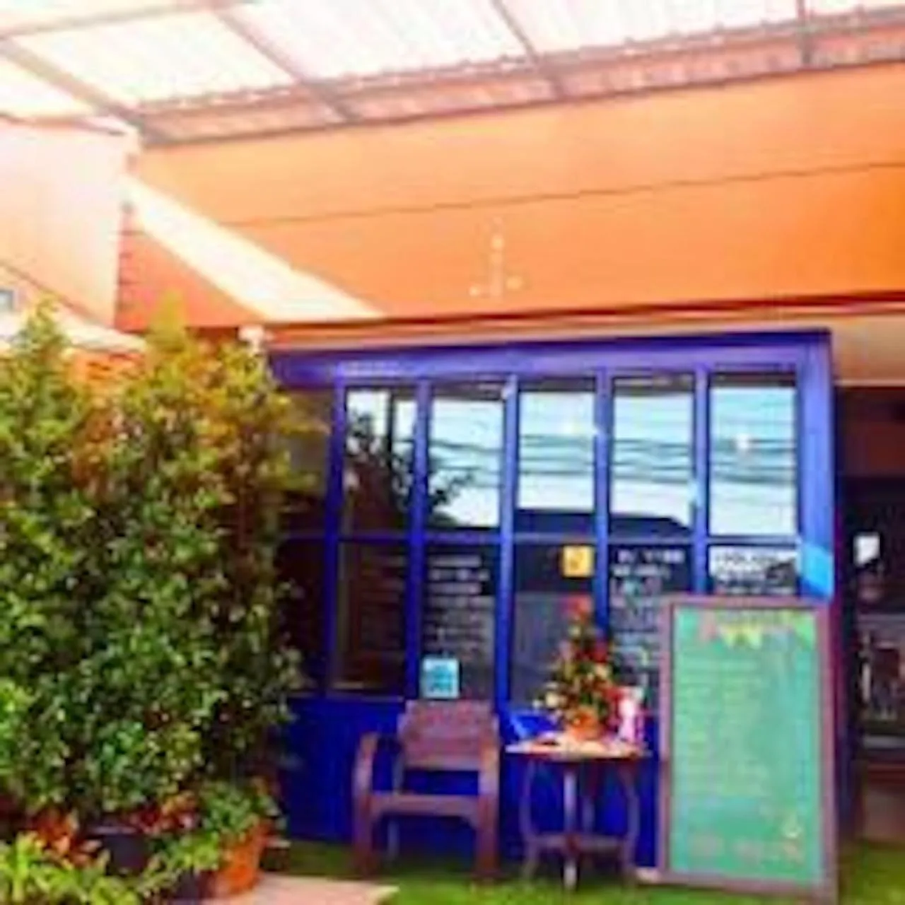 Property building in Chiangmai HomeTeL