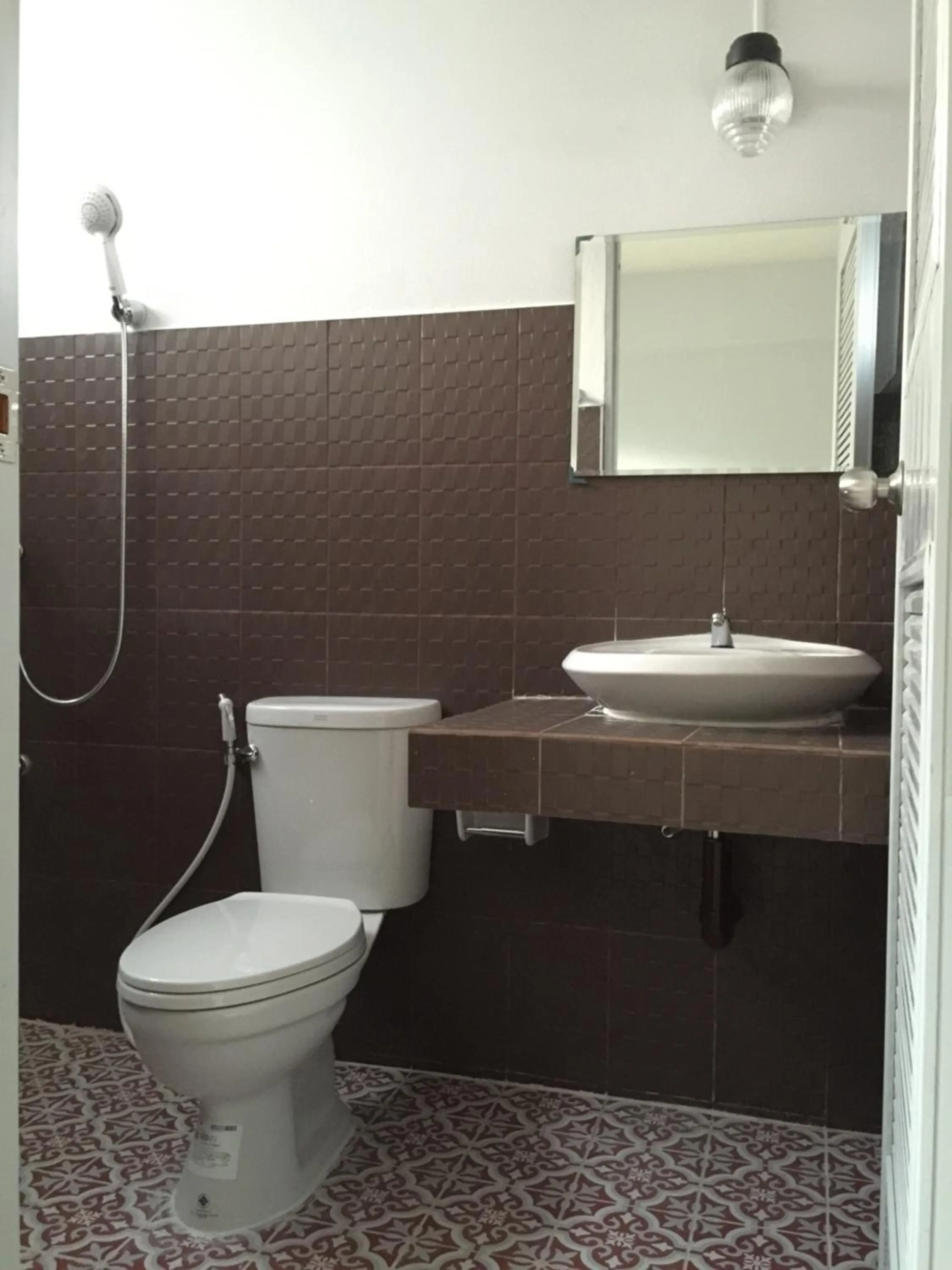 Photo of the whole room in Chiangmai HomeTeL