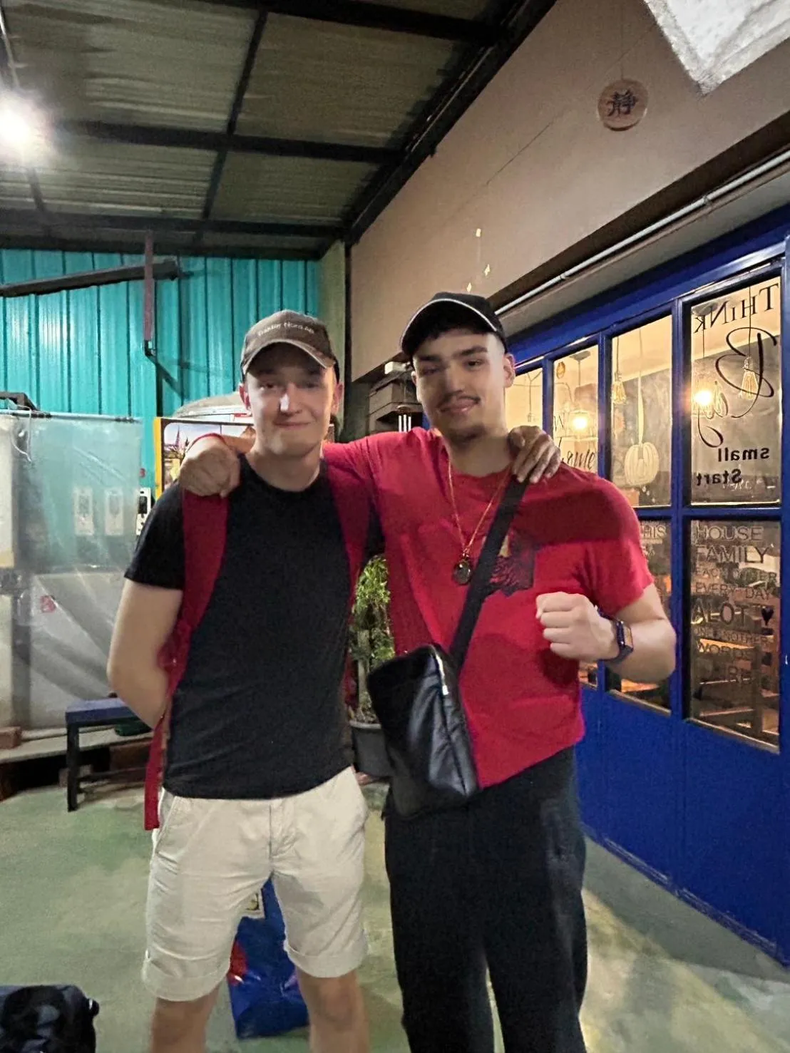 Restaurant/places to eat in Chiangmai HomeTeL