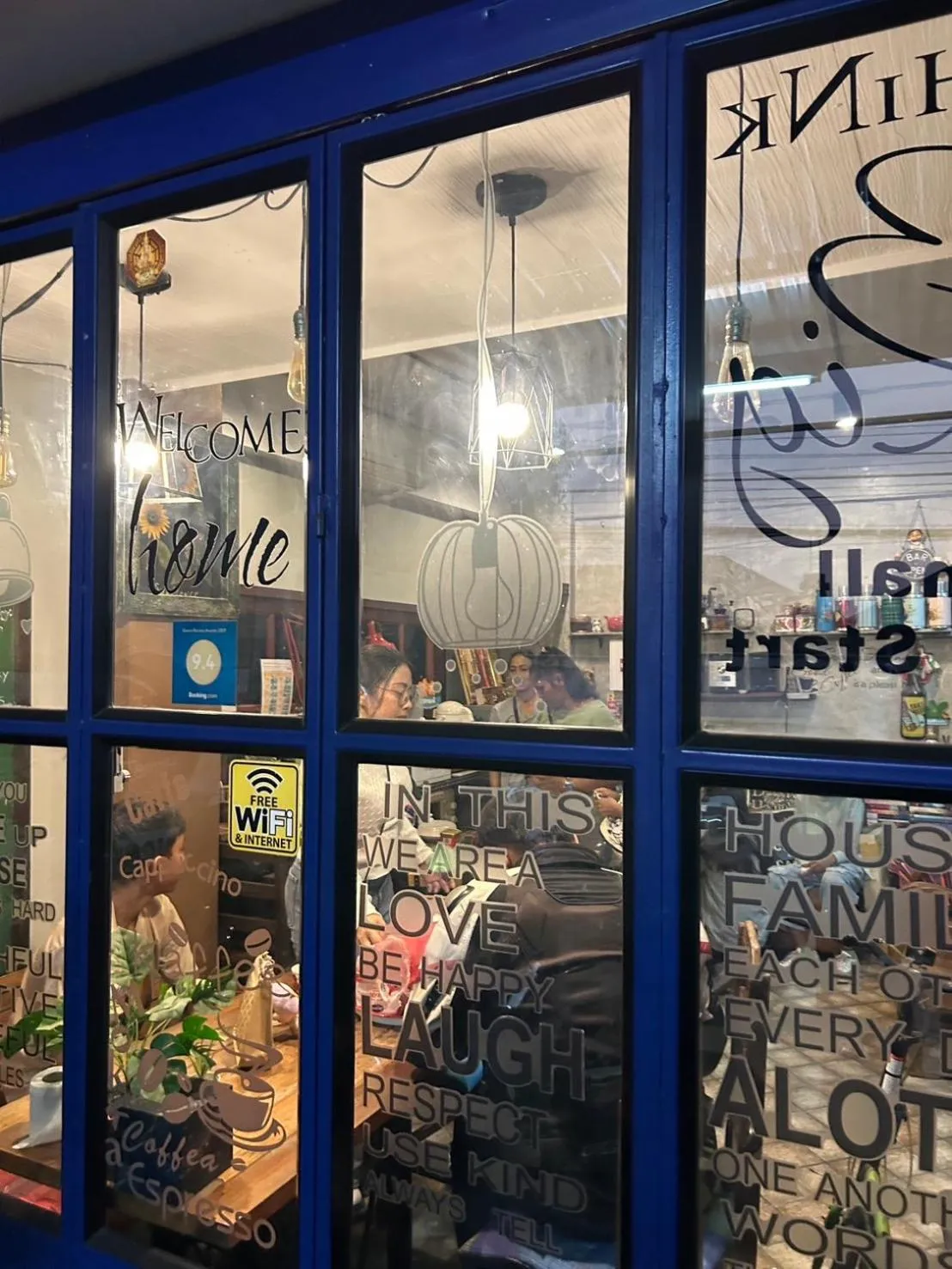 Restaurant/places to eat in Chiangmai HomeTeL