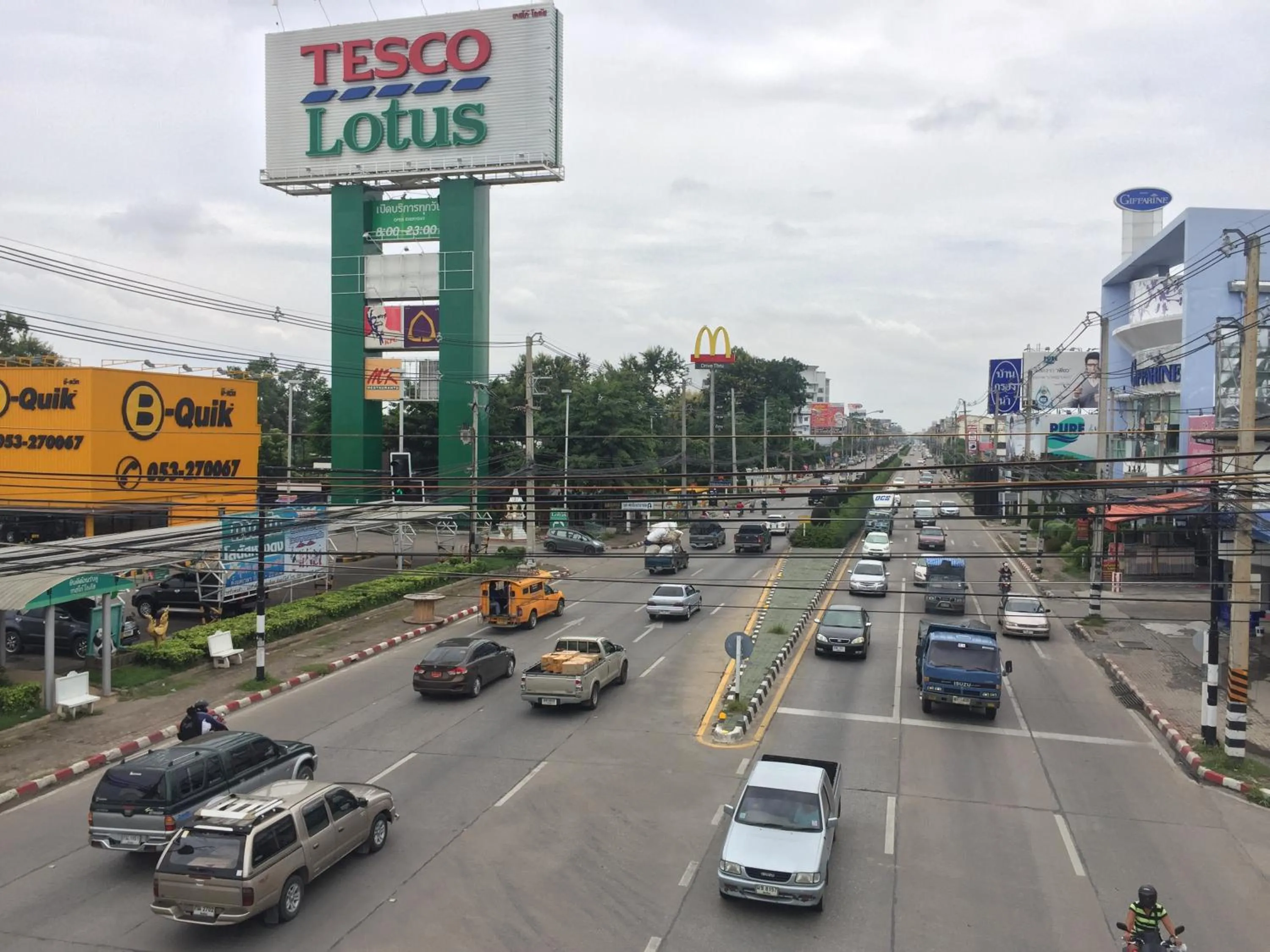 Property building in Chiangmai HomeTeL