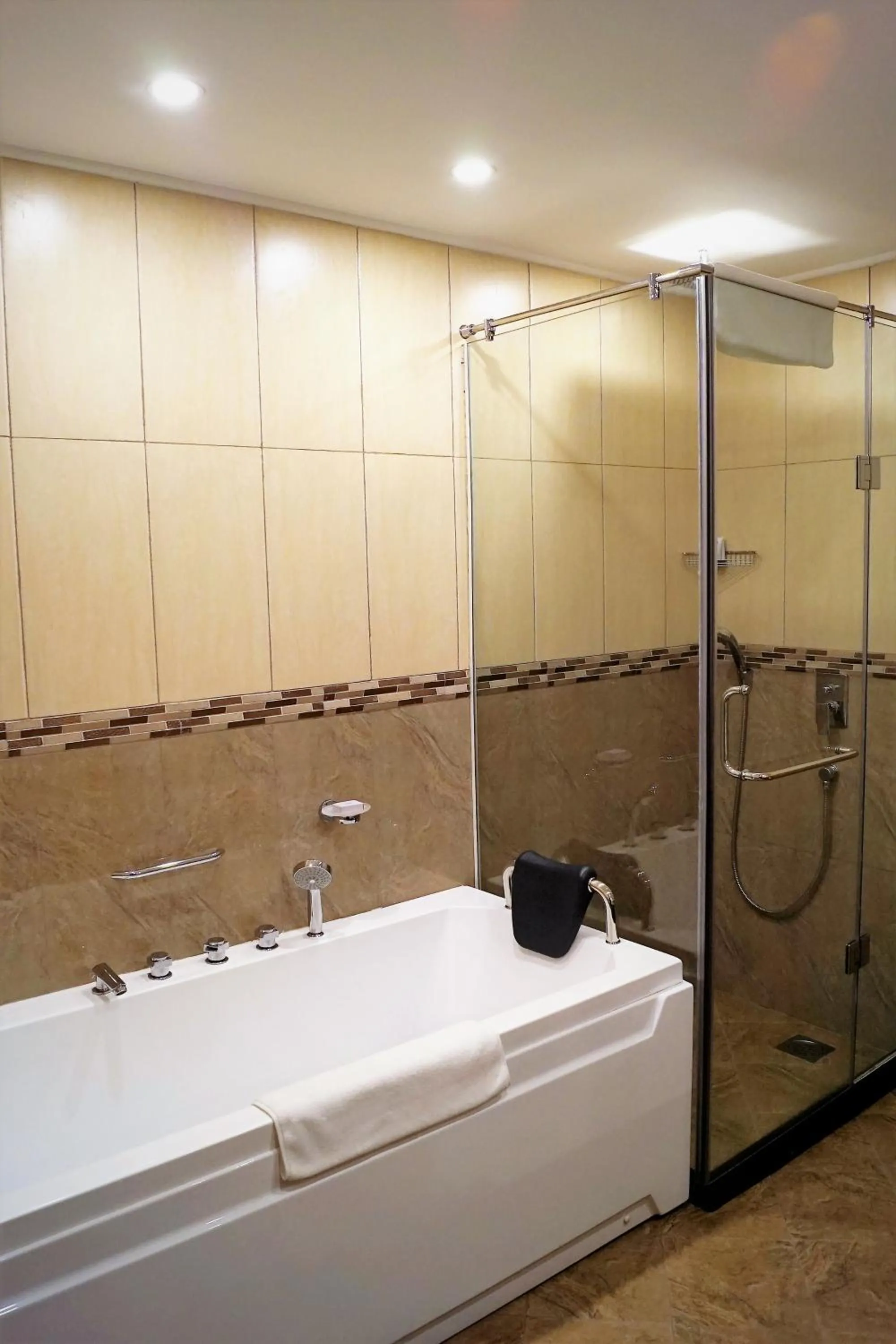 Bathroom in Best Western Premier Garden Hotel Entebbe