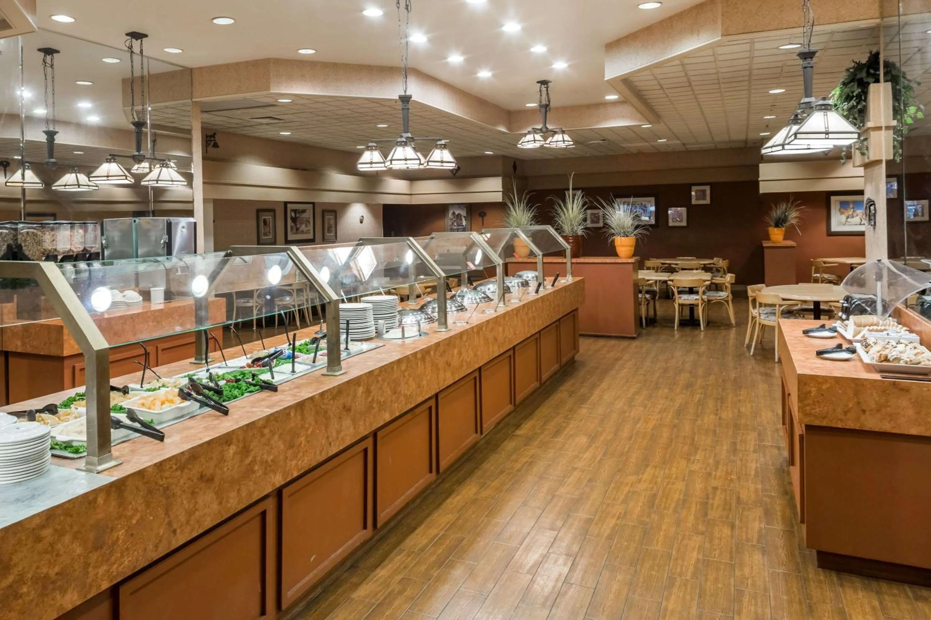 Restaurant/places to eat in Ramada by Wyndham Kissimmee Gateway - Free Theme Park Shuttle