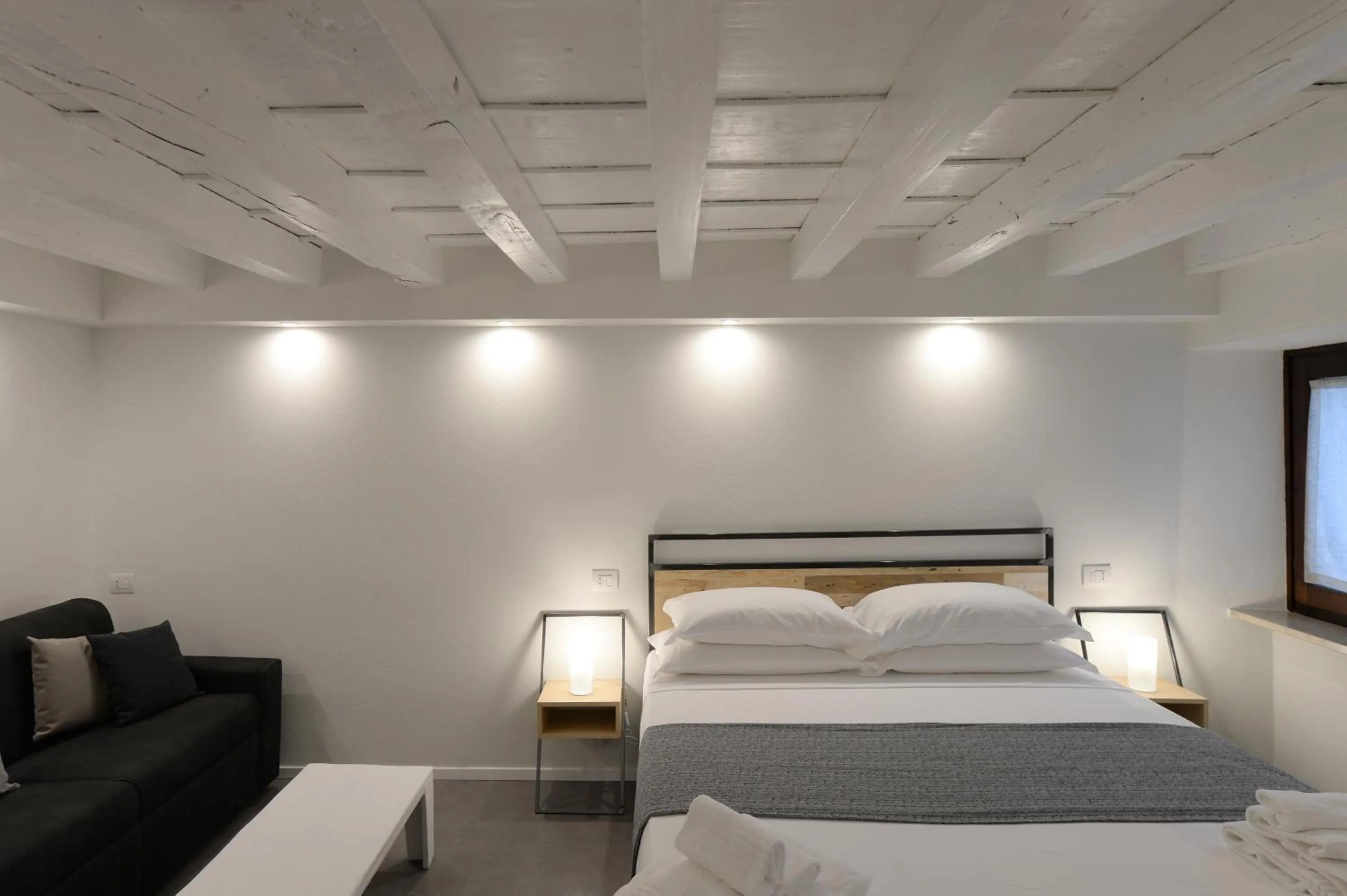 Bedroom, Bed in Piano Tre