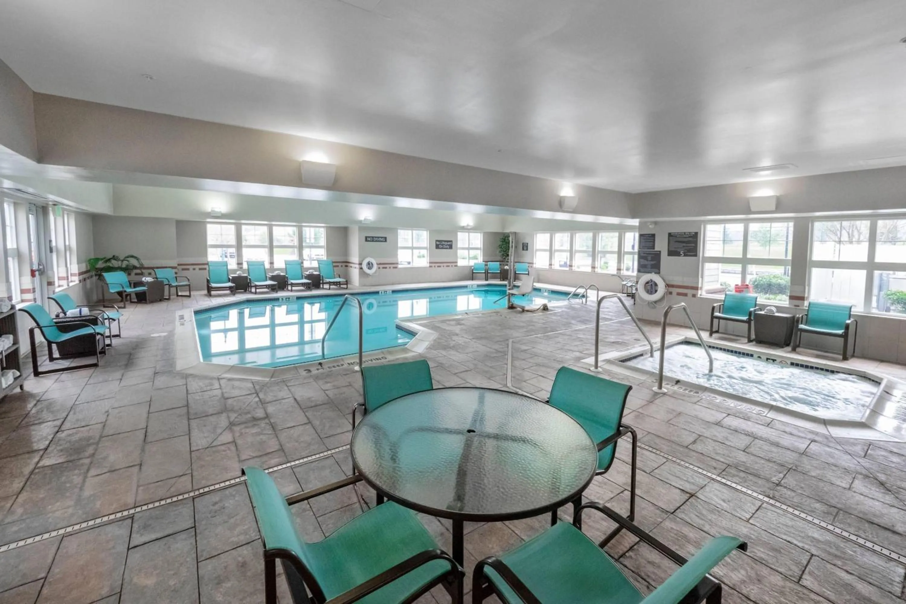 Swimming pool in Residence Inn by Marriott Hazleton