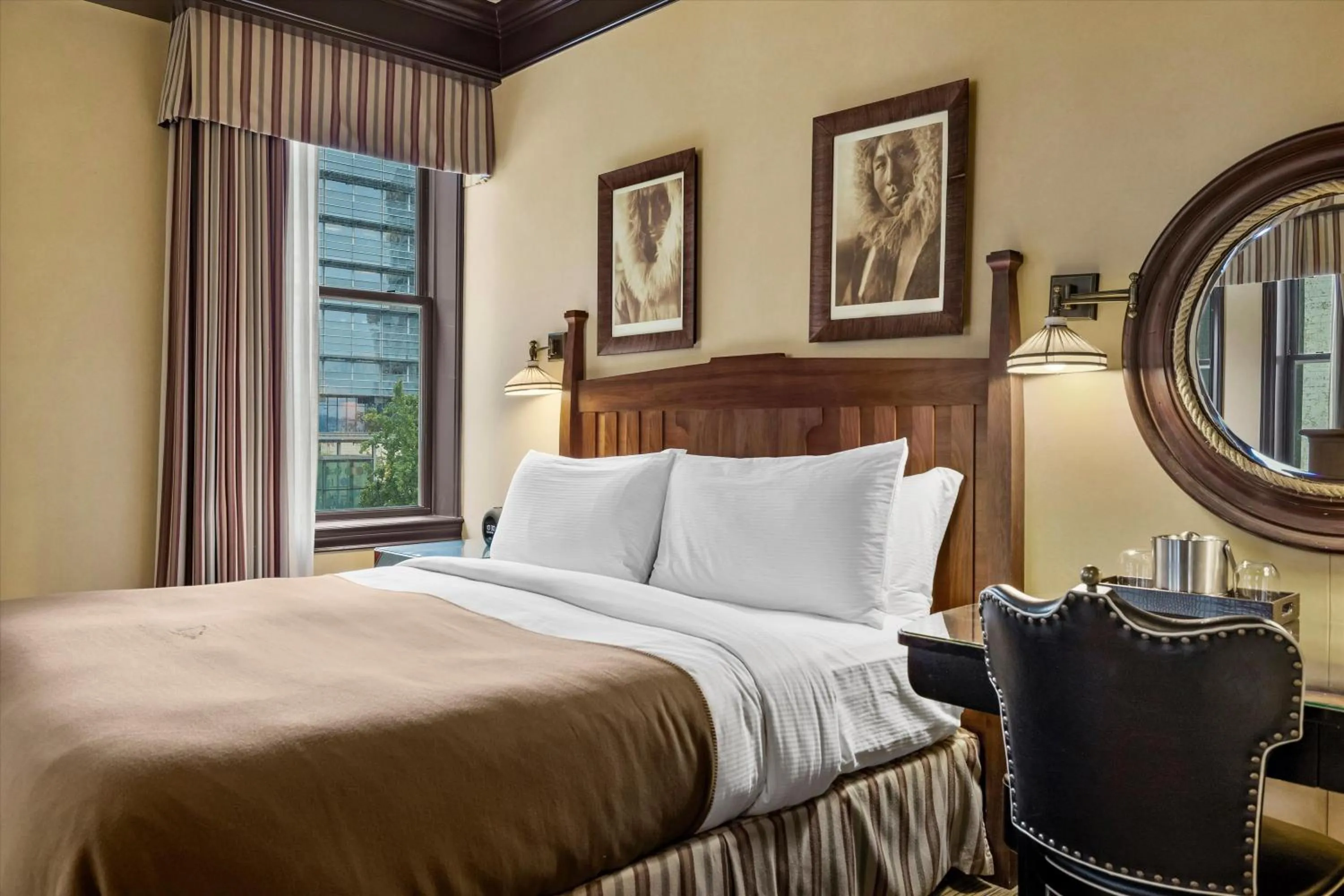 Bedroom, Bed in Arctic Club Hotel