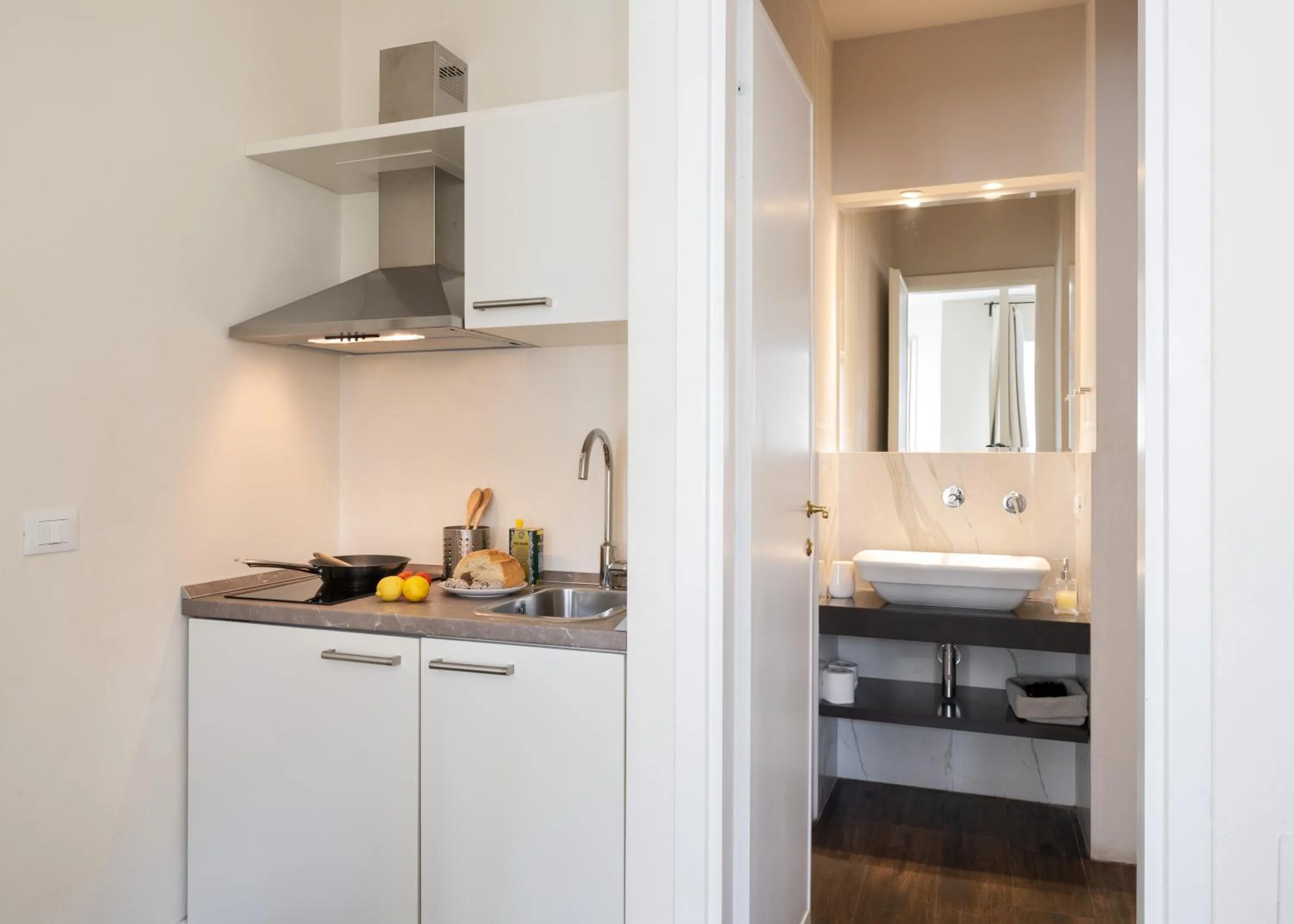 Kitchen or kitchenette in Novella Goldoni Suite-by Florence Concierge