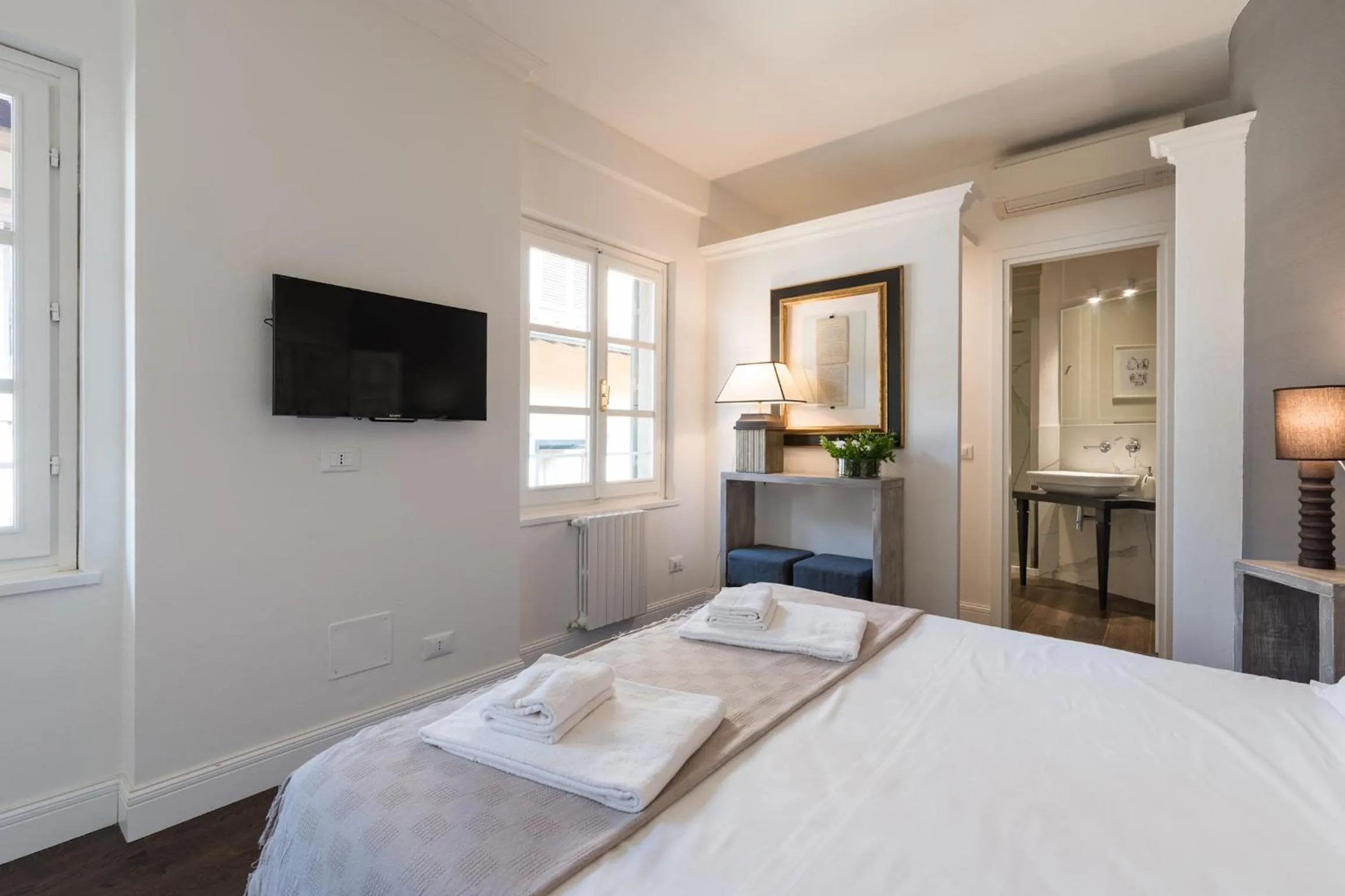 Bedroom, Bed in Novella Goldoni Suite-by Florence Concierge