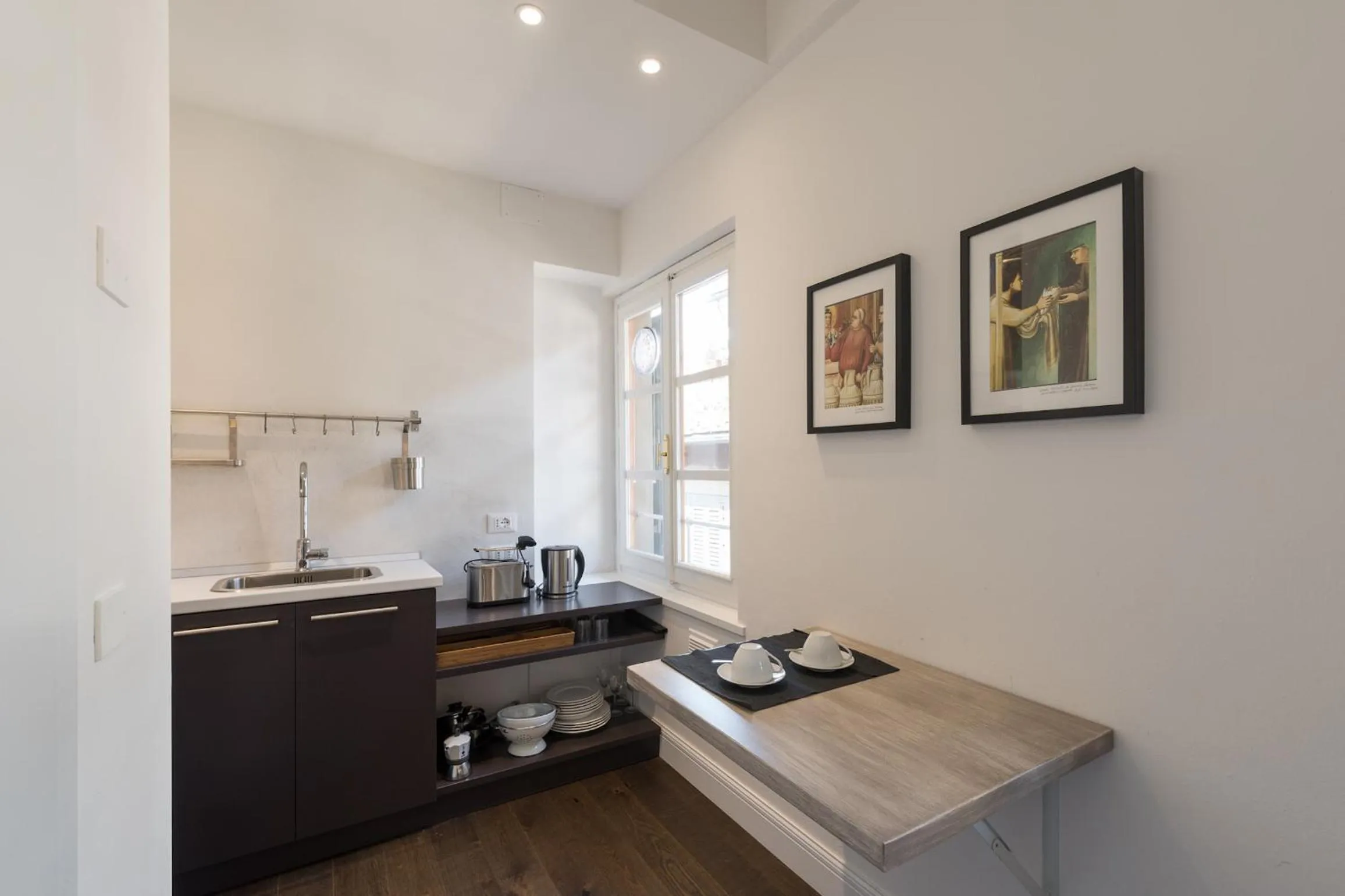 Kitchen or kitchenette in Novella Goldoni Suite-by Florence Concierge