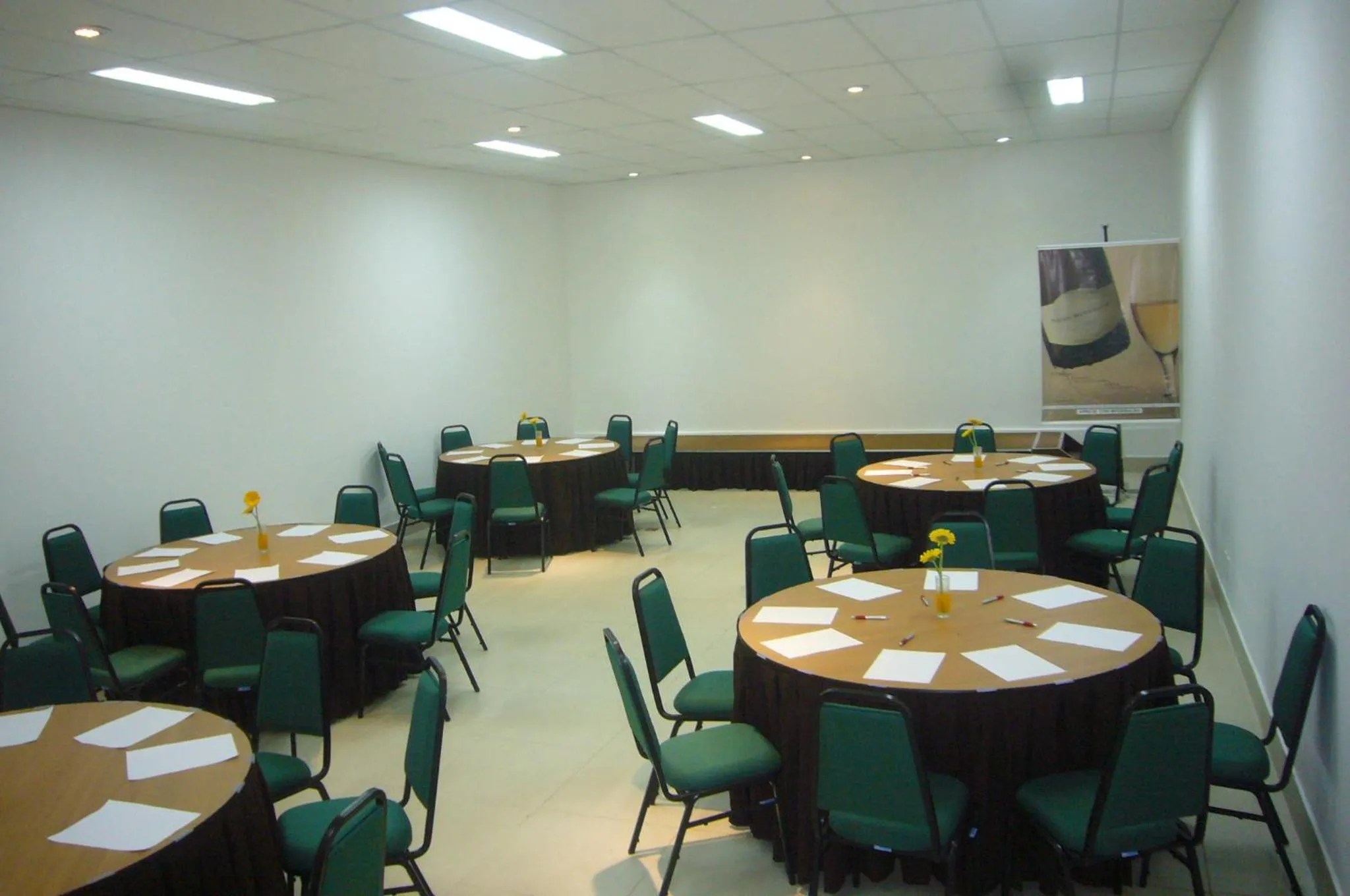 Business facilities in Pousada dos Reis
