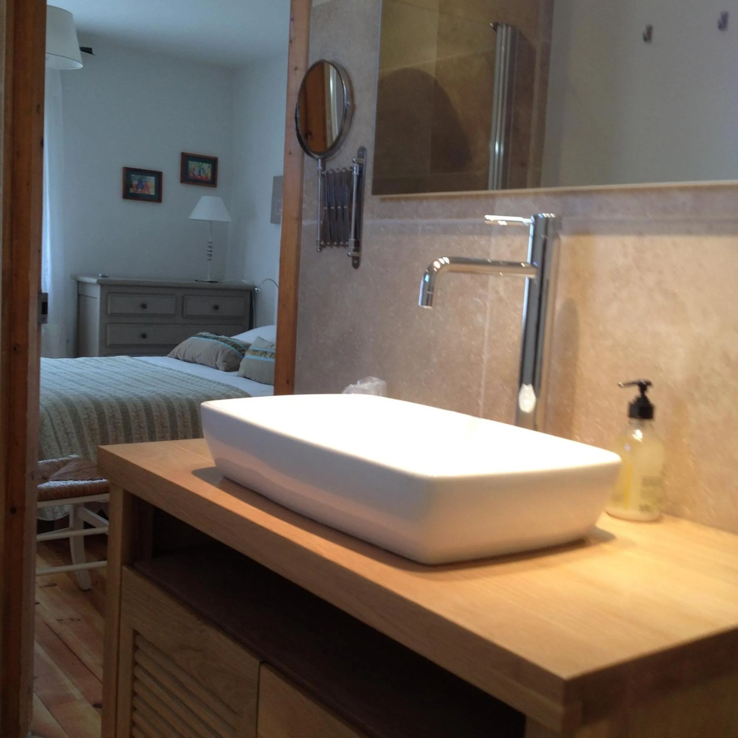 Photo of the whole room, Bed in B&B La Badelle