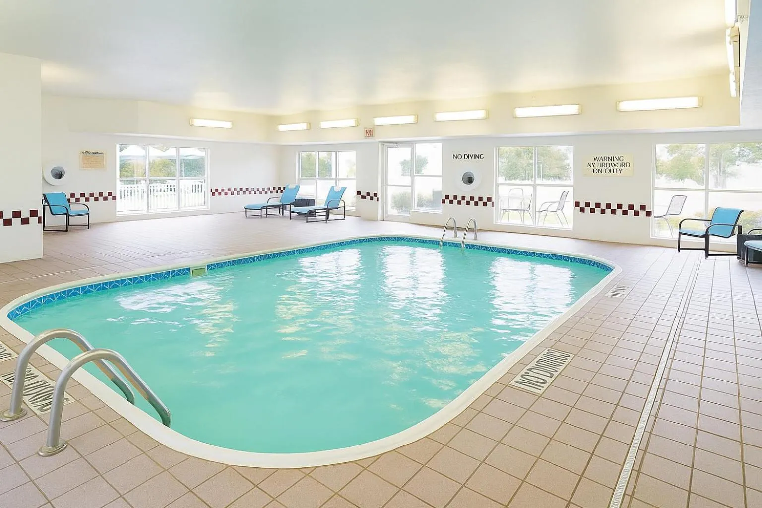 Swimming pool in MainStay Suites Appleton Airport - Fox River Mall Area